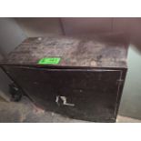 LOT/ CABINET WITH FUSES AND SPARES [RIGGING FEE FOR LOT #581 - $50 USD PLUS APPLICABLE TAXES]