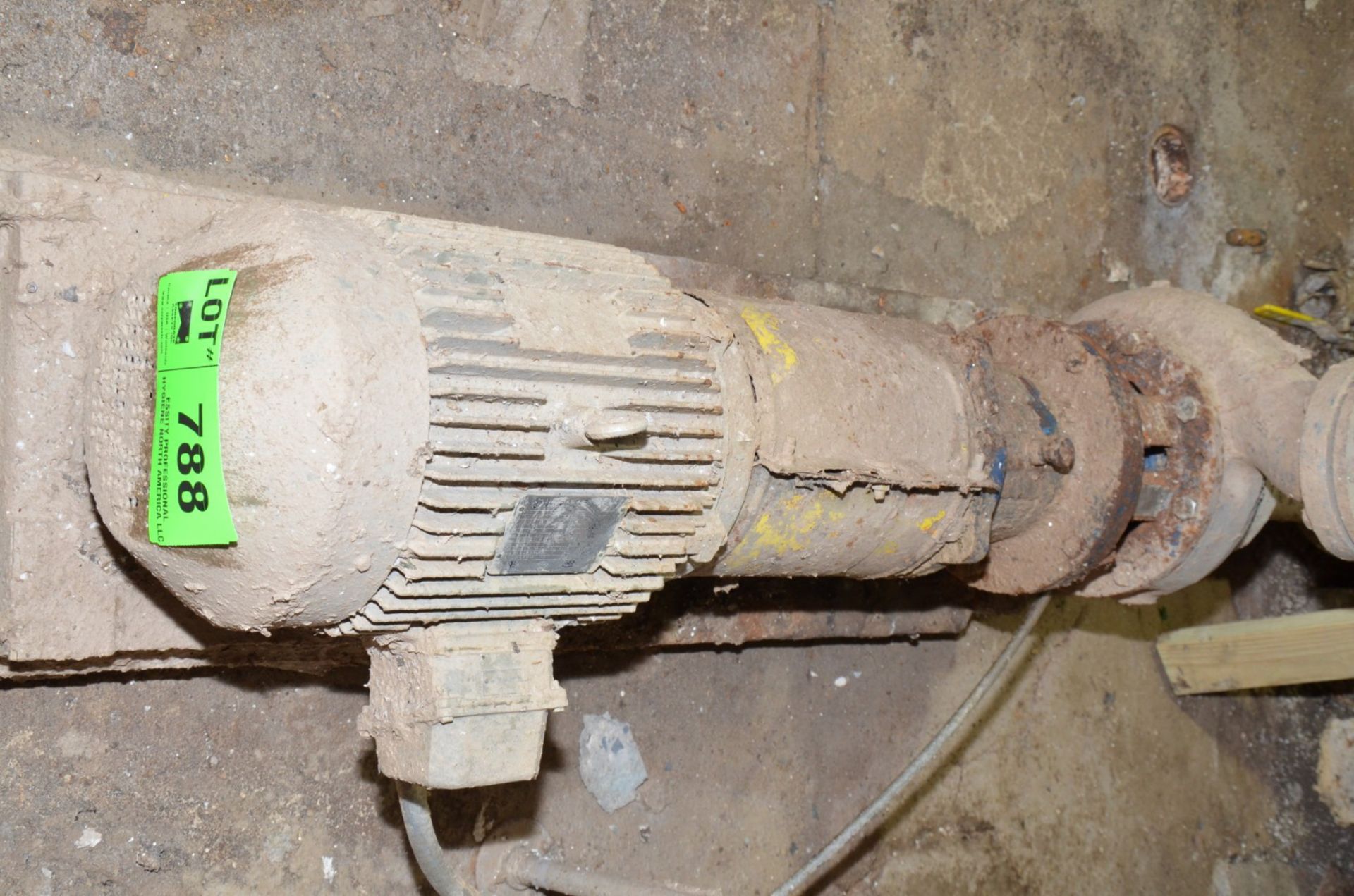 GOULDS CENTRIFUGAL PUMP WITH 20 HP DRIVE MOTOR, S/N N/A (CI) [RIGGING FEE FOR LOT #788 - $650 USD