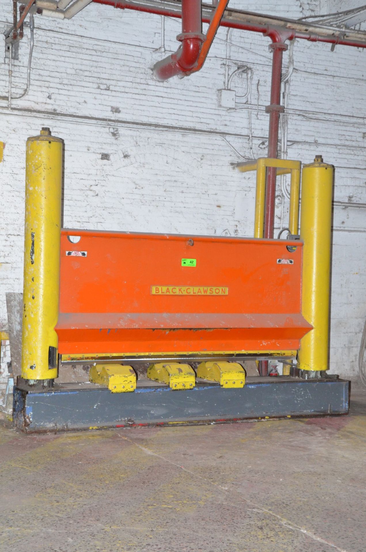 BLACK CLAWSON 14' TWIN CYLINDER ROLL/BALE BREAKING GUILLOTINE WITH HYDRAULIC POWER PACK, S/N N/A ( - Image 2 of 5