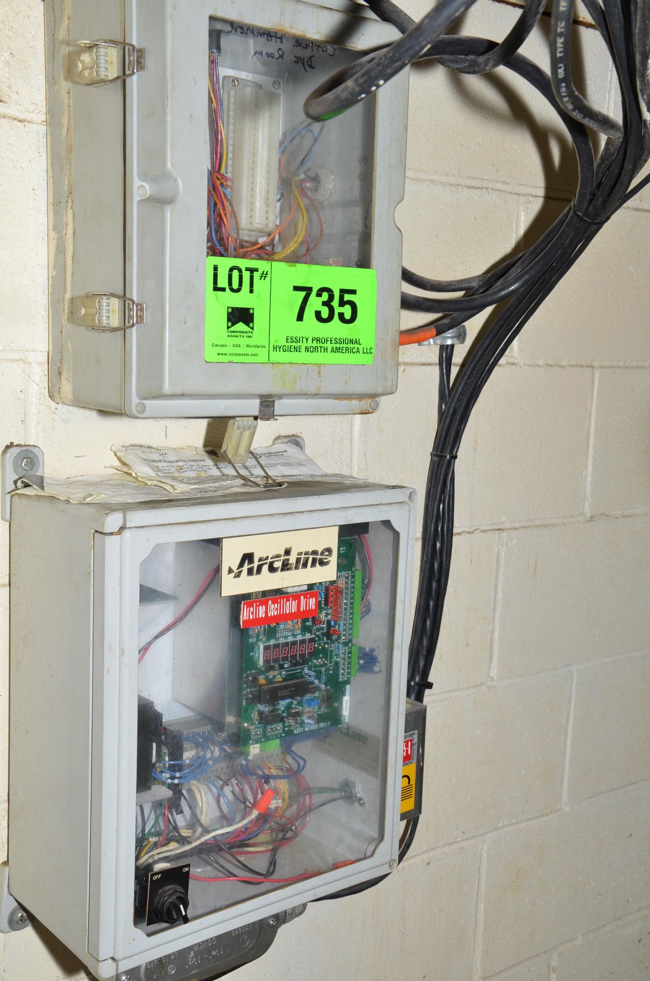 ARCLINE CONTROL CABINET (CI) [RIGGING FEE FOR LOT #735 - $50 USD PLUS APPLICABLE TAXES]