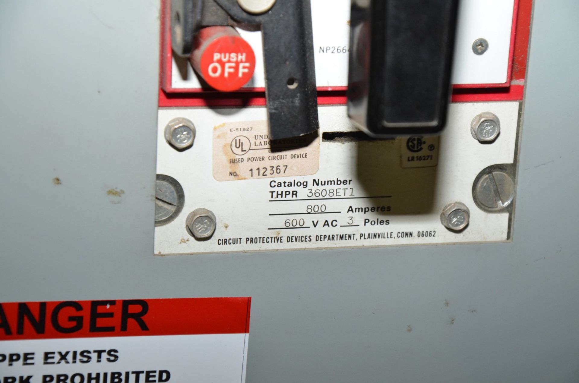 GENERAL ELECTRIC LOAD BREAK SWITCH (CI) [RIGGING FEE FOR LOT #116 - $300 USD PLUS APPLICABLE TAXES]
