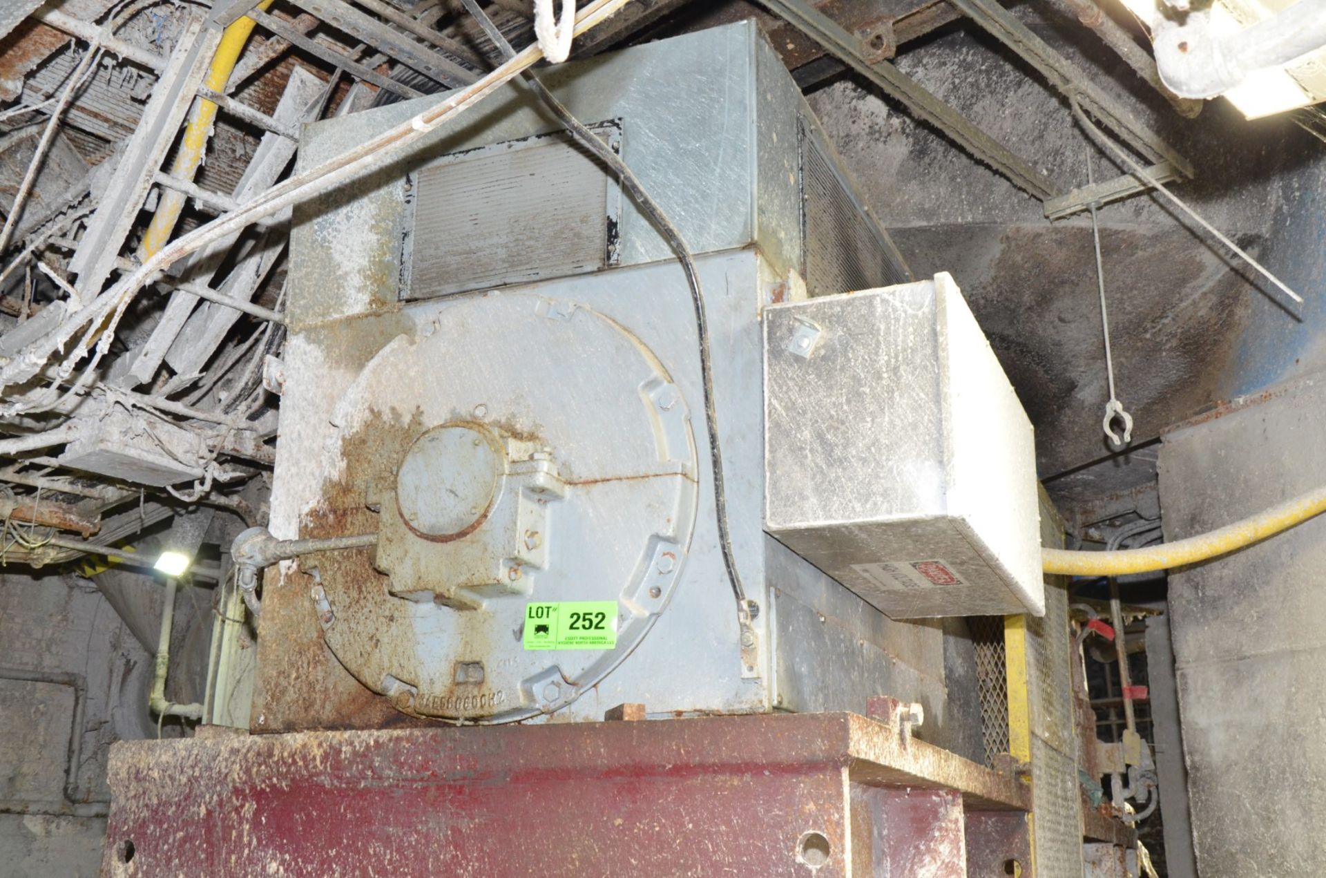 GENERAL ELECTRIC 1750 HP DRIVE MOTOR, S/N 283002836 (CI) [RIGGING FEE FOR LOT #252 - $2250 USD