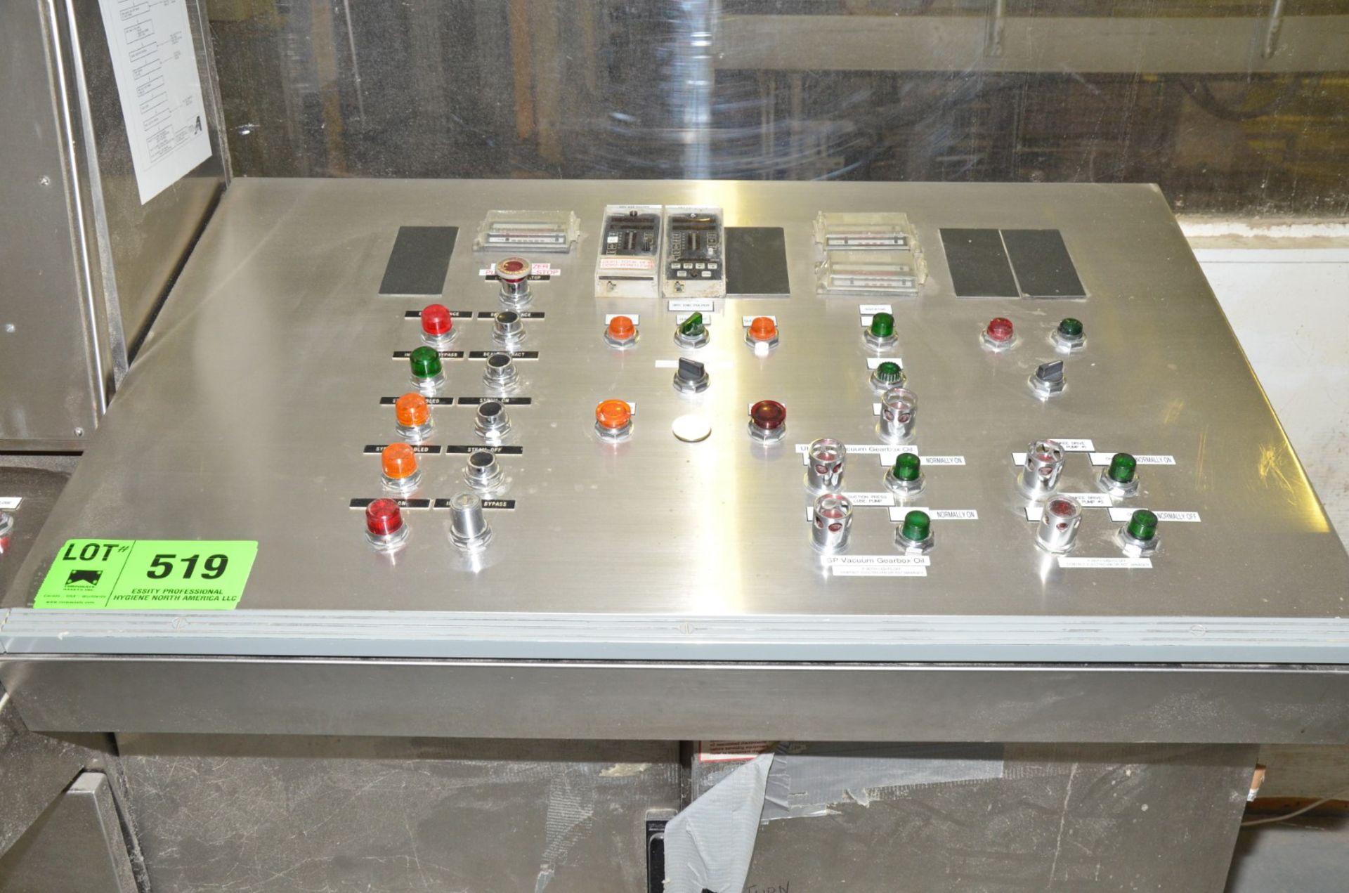 STAINLESS STEEL CONTROL CONSOLE (CI) [RIGGING FEE FOR LOT #519 - $250 USD PLUS APPLICABLE TAXES]