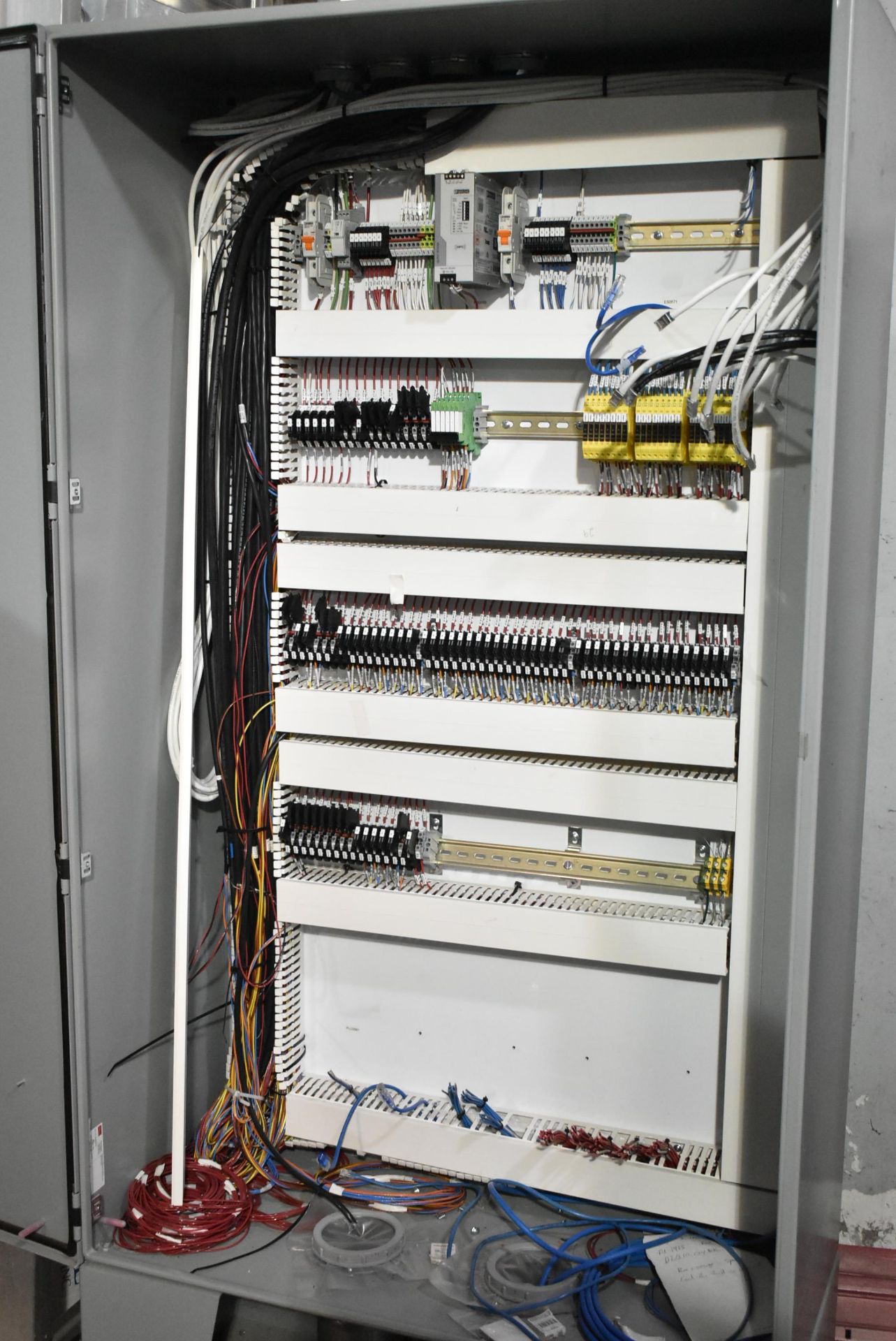 CONTROL CABINET (CI) [RIGGING FEE FOR LOT #163 - $200 USD PLUS APPLICABLE TAXES] - Image 2 of 5