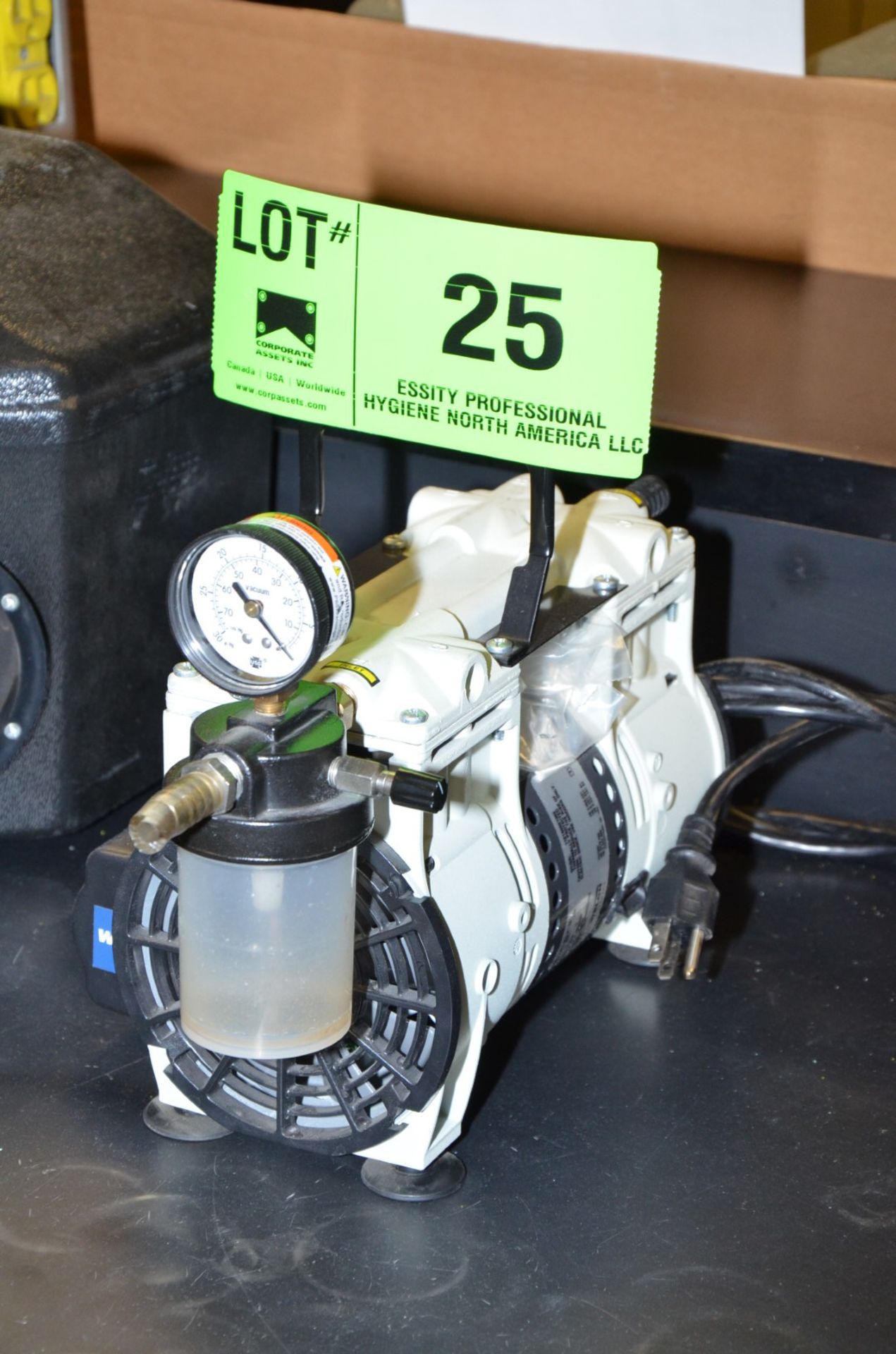 WELCH 2561B-50 TWO HEAD WOB-L PISTON HIGH CAPACITY LAB VACUUM PUMP WITH 2.3CFM CAPACITY, S/N - Image 2 of 4