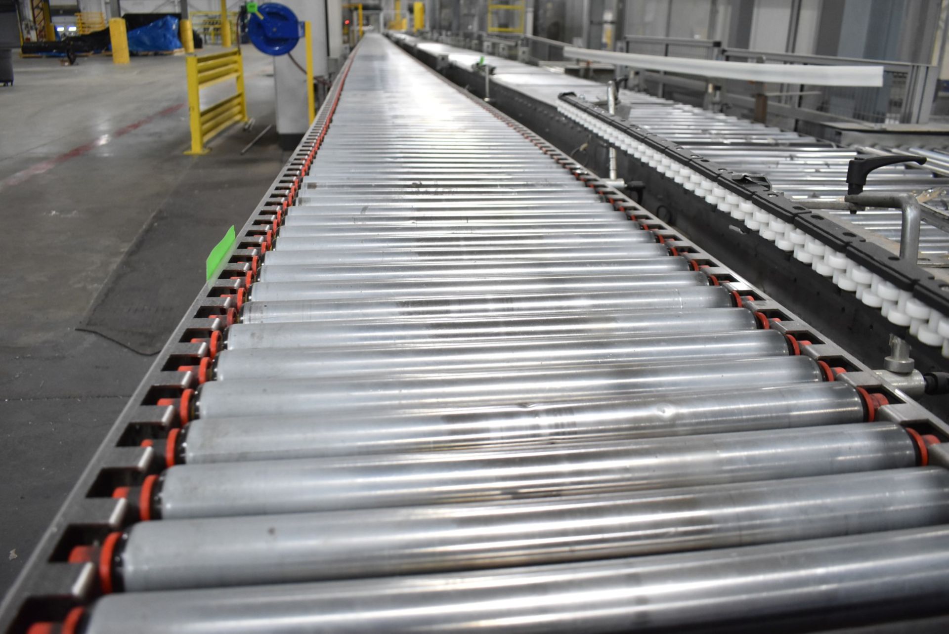 20" X 80' APPROX MOTORIZED SECTIONAL ROLLER CONVEYOR (CI) [RIGGING FEE FOR LOT #858 - $750 USD - Image 2 of 6