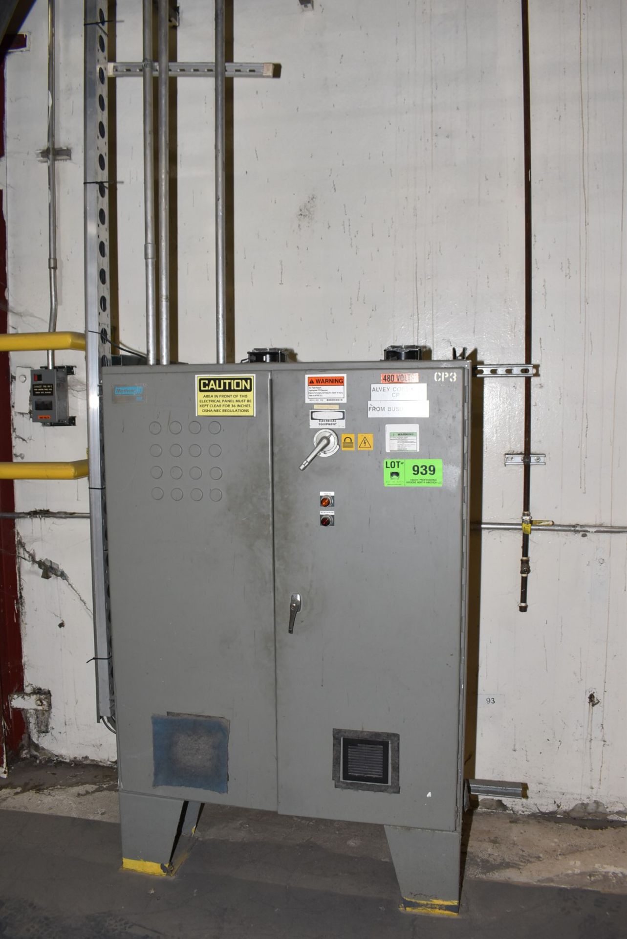 ALVEY CONTROL CABINET (CI) [RIGGING FEE FOR LOT #939 - $100 USD PLUS APPLICABLE TAXES]