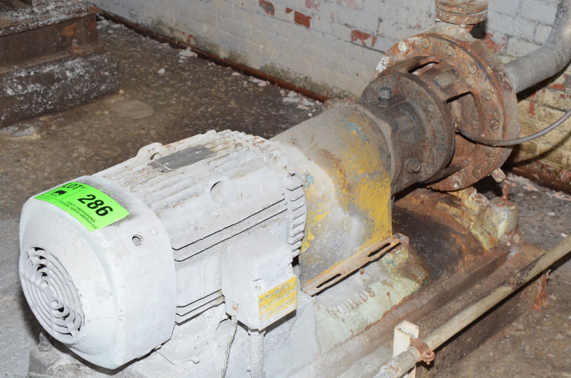 GOULDS CENTRIFUGAL PUMP WITH 20HP DRIVE MOTOR, S/N N/A (CI) [RIGGING FEE FOR LOT #286 - $450 USD