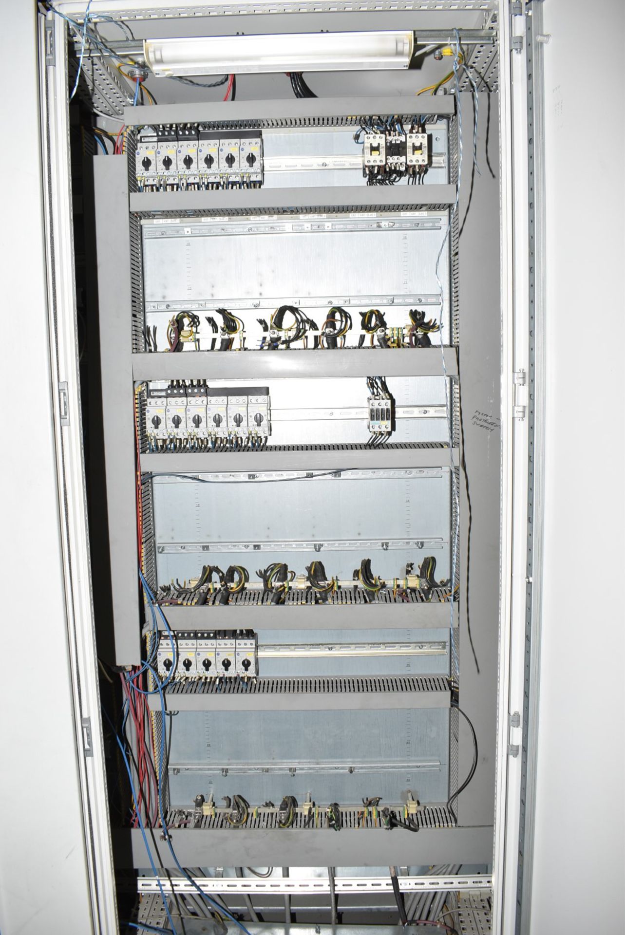 ELLECTRIC CONTROL CABINET (CI) [RIGGING FEE FOR LOT #860 - $150 USD PLUS APPLICABLE TAXES] - Image 4 of 5