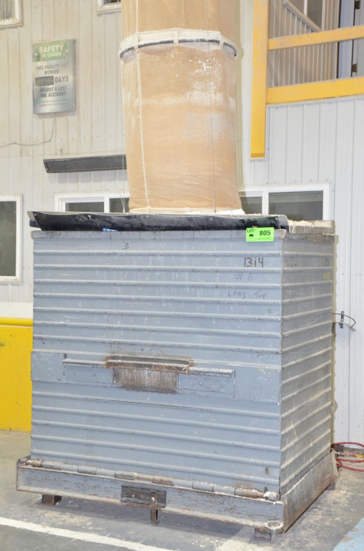 STEEL DUST COLLECTOR BIN (CI) [RIGGING FEE FOR LOT #805 - $100 USD PLUS APPLICABLE TAXES]