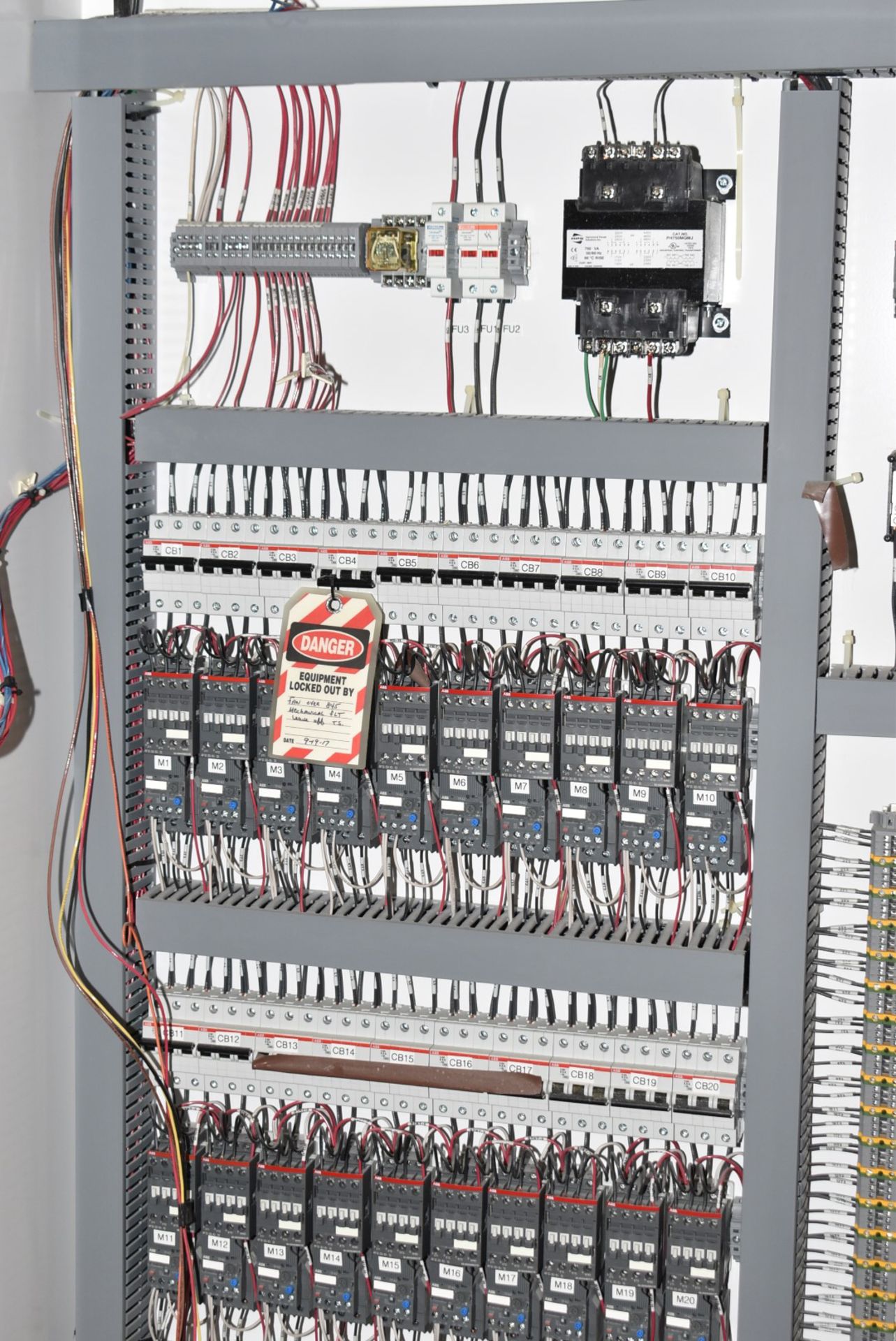 ALVEY CONTROL CABINET (CI) [RIGGING FEE FOR LOT #922 - $100 USD PLUS APPLICABLE TAXES] - Image 2 of 5