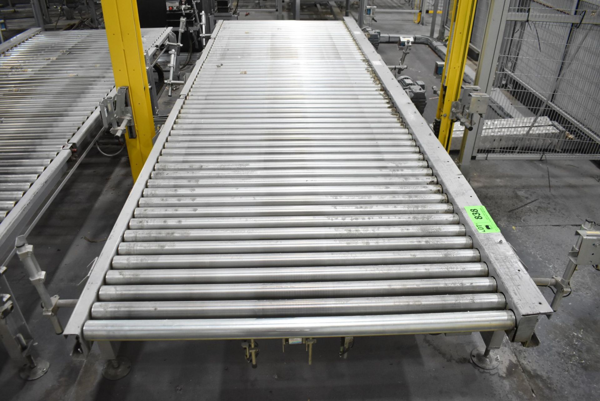 INDUSTRIAL KINETICS 51" X 160" MOTORIZED ROLLER CONVEYOR, S/N N/A (CI) [RIGGING FEE FOR LOT #