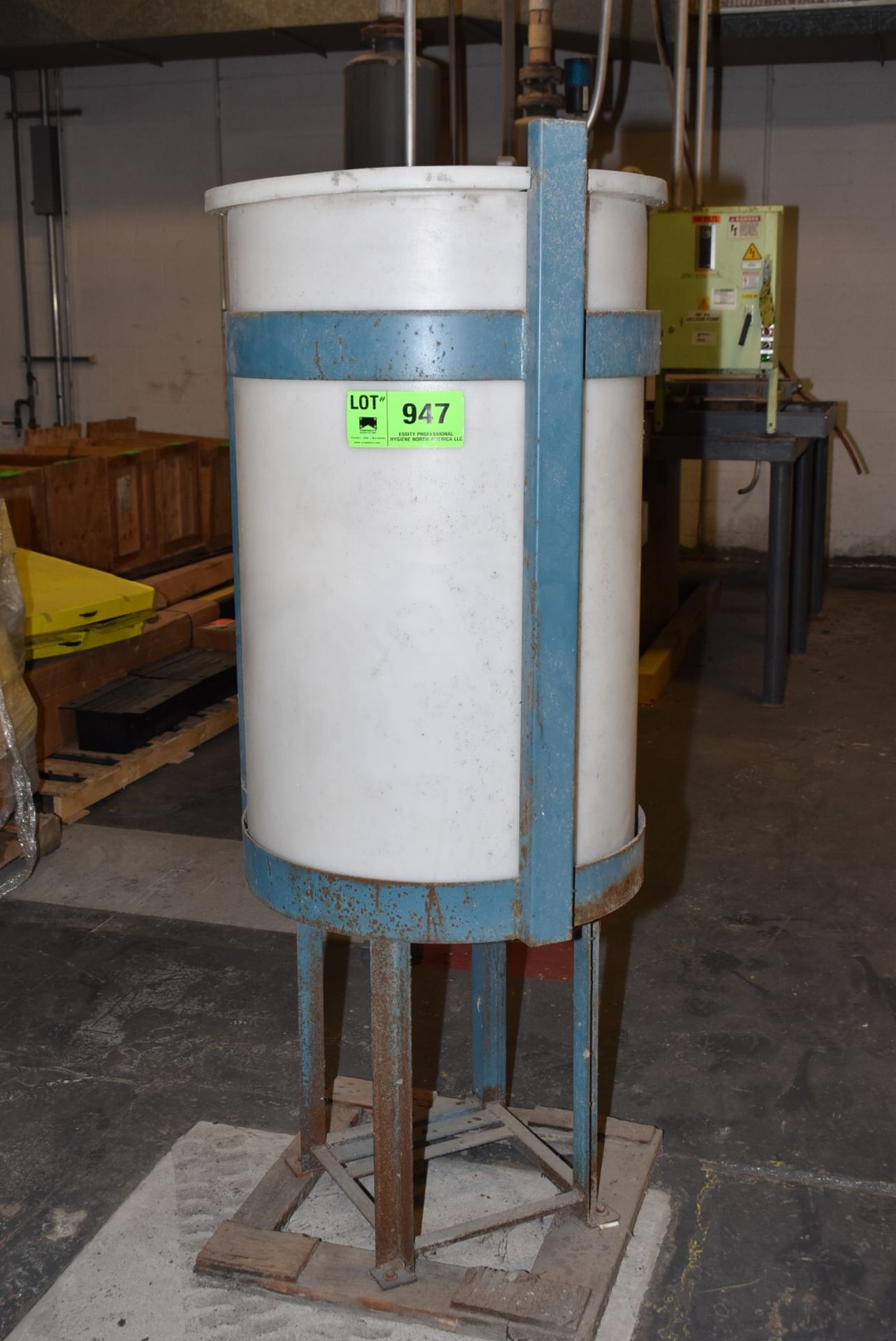 COMPOSITE HOLDING TANK [RIGGING FEE FOR LOT #947 - $25 USD PLUS APPLICABLE TAXES]