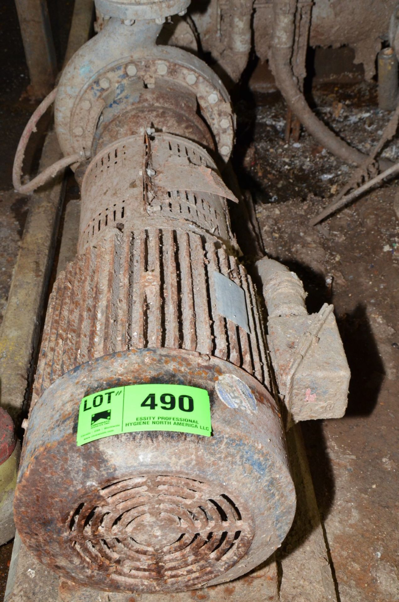 GOULDS CENTRIFUGAL PUMP WITH UNKNOWN HP DRIVE MOTOR, S/N N/A (CI) [RIGGING FEE FOR LOT #490 - $450