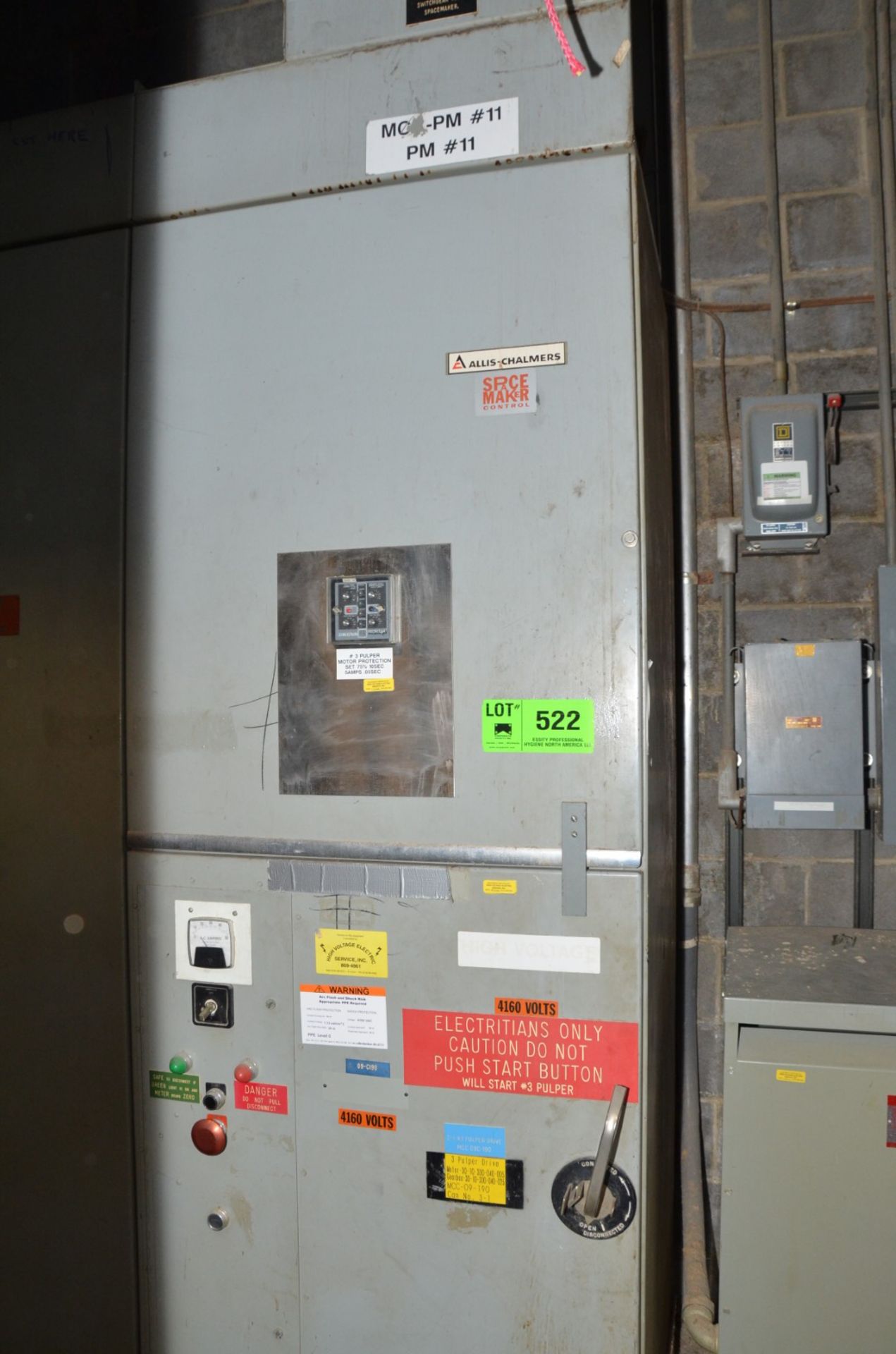 GE LIMITAMP BREAKER PANEL (CI) [RIGGING FEE FOR LOT #522 - $400 USD PLUS APPLICABLE TAXES]