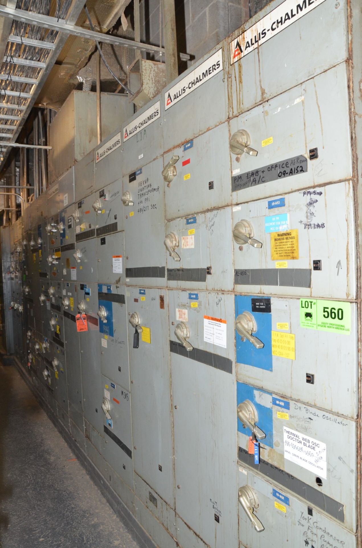 SIEMENS ALLIS VALUE LINE 10-BANK MCC PANEL (CI) [RIGGING FEE FOR LOT #560 - $2250 USD PLUS