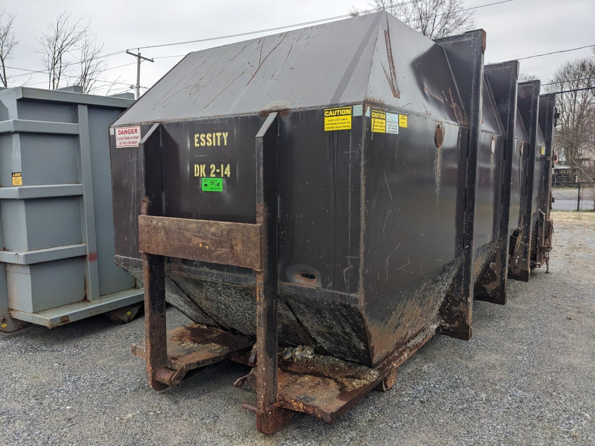 STATIONARY COMPACTOR ROLL-OFF BIN WITH APPROX. 40 CU/YRD CAPACITY (CI) [RIGGING FEE FOR LOT #