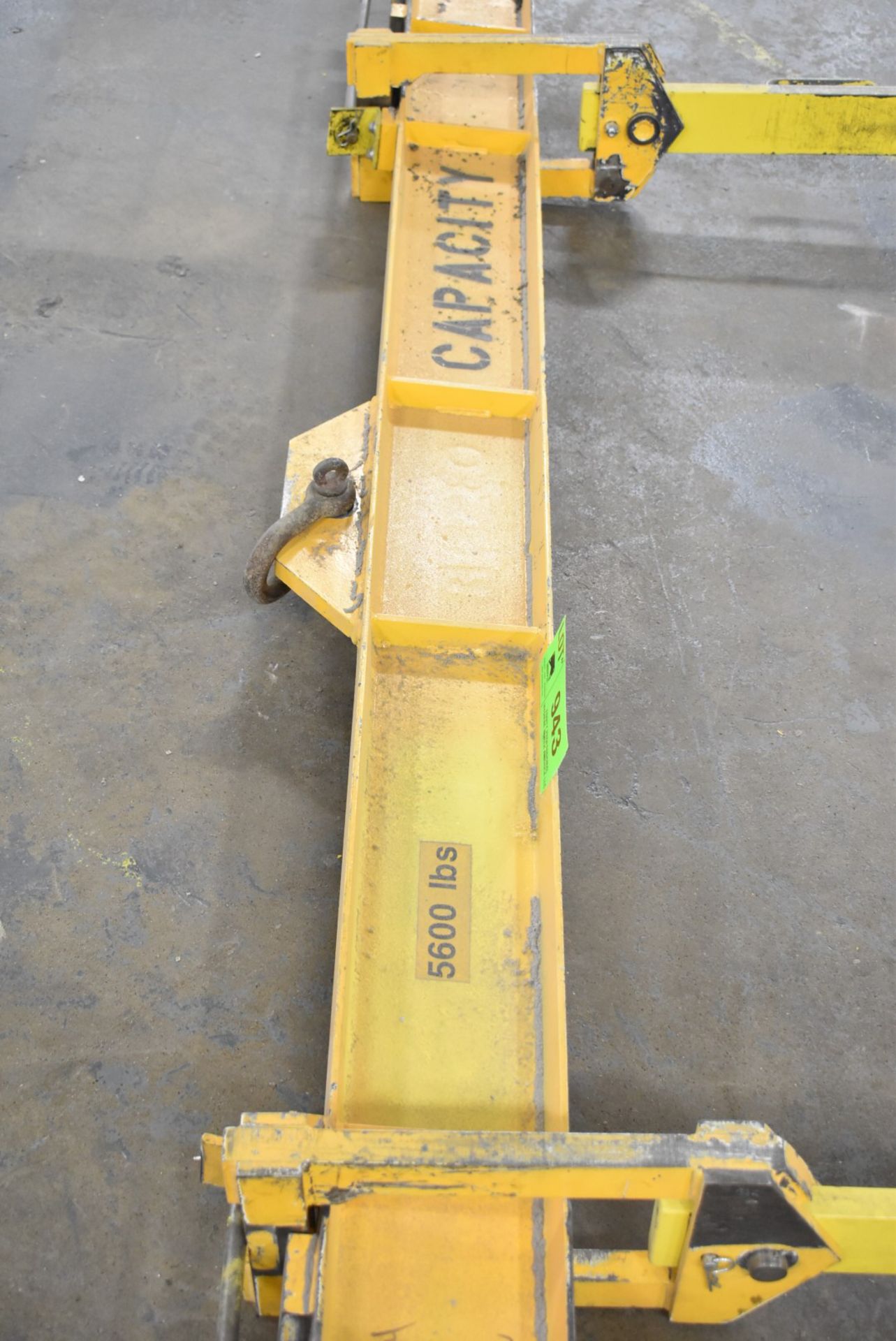 5600 LBS CAPACITY SPREADER BEAM (CI) [RIGGING FEE FOR LOT #943 - $50 USD PLUS APPLICABLE TAXES] - Image 2 of 2
