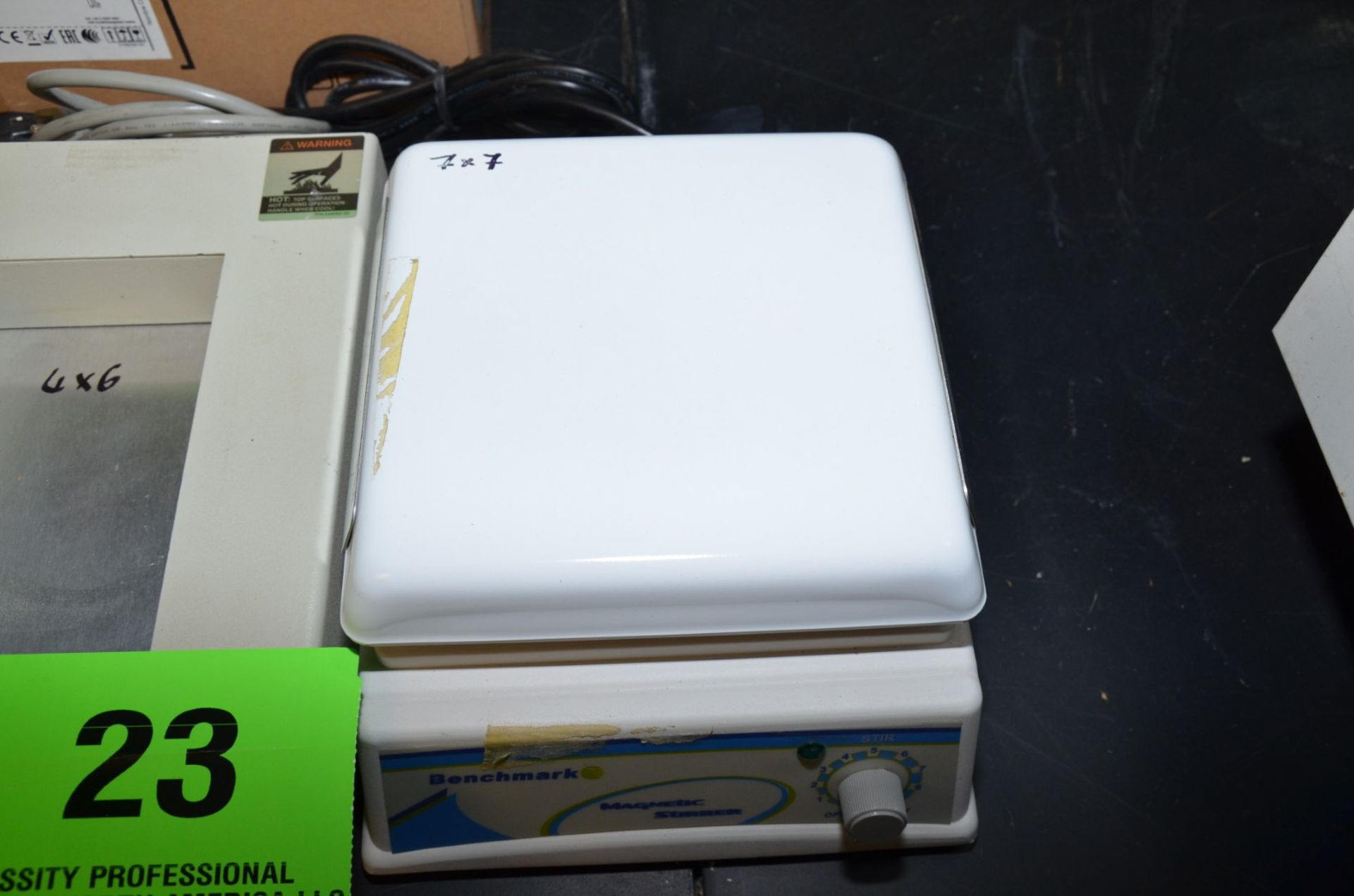 LOT/ BIOSCIENCE COD REACTOR BLOCK AND BENCHMARK 7"X7" MAGNETIC STIRRER [RIGGING FEE FOR LOT #23 - $ - Image 4 of 4