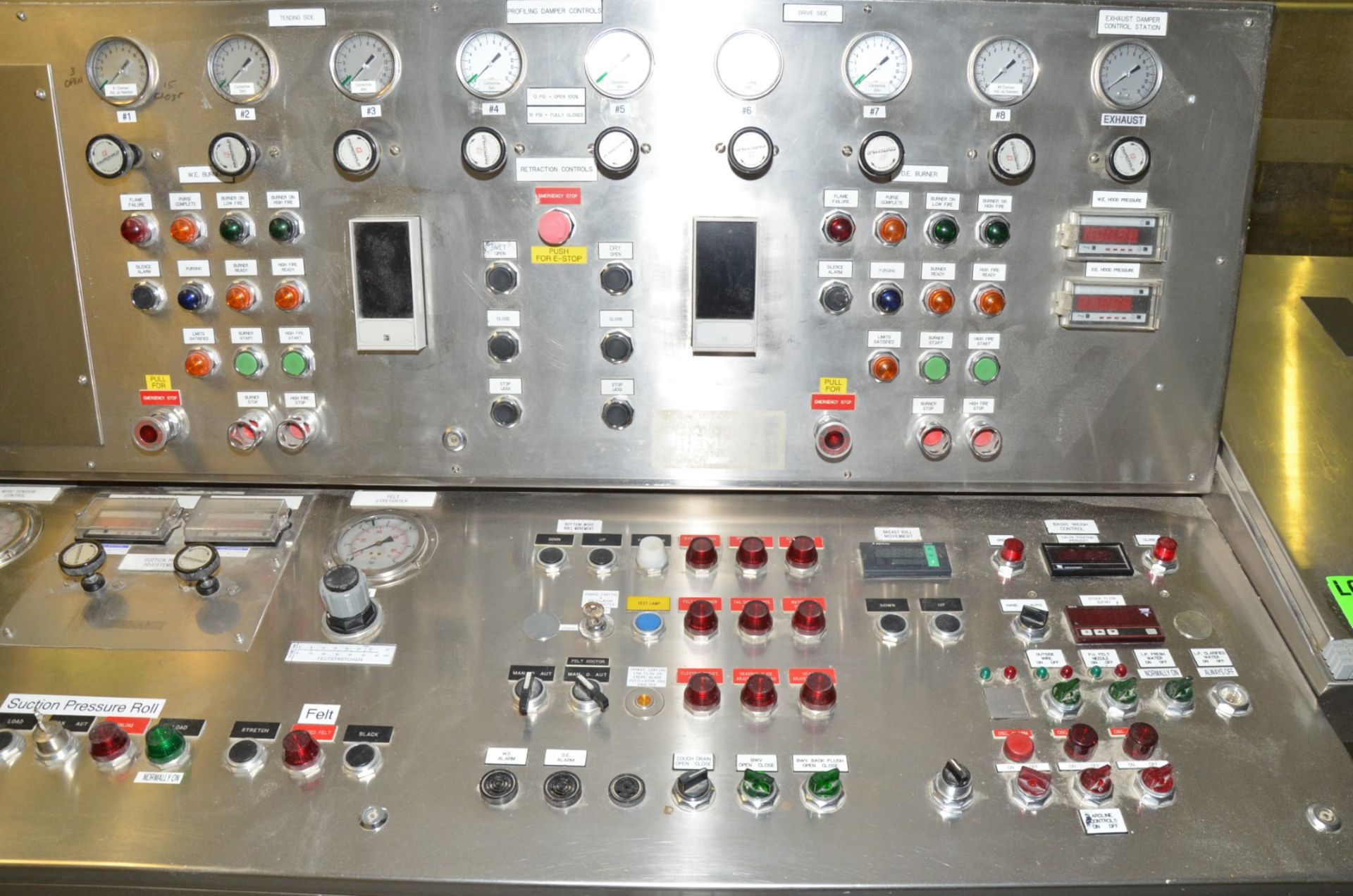 STAINLESS STEEL CONTROL CONSOLE (CI) [RIGGING FEE FOR LOT #518 - $350 USD PLUS APPLICABLE TAXES] - Image 2 of 3