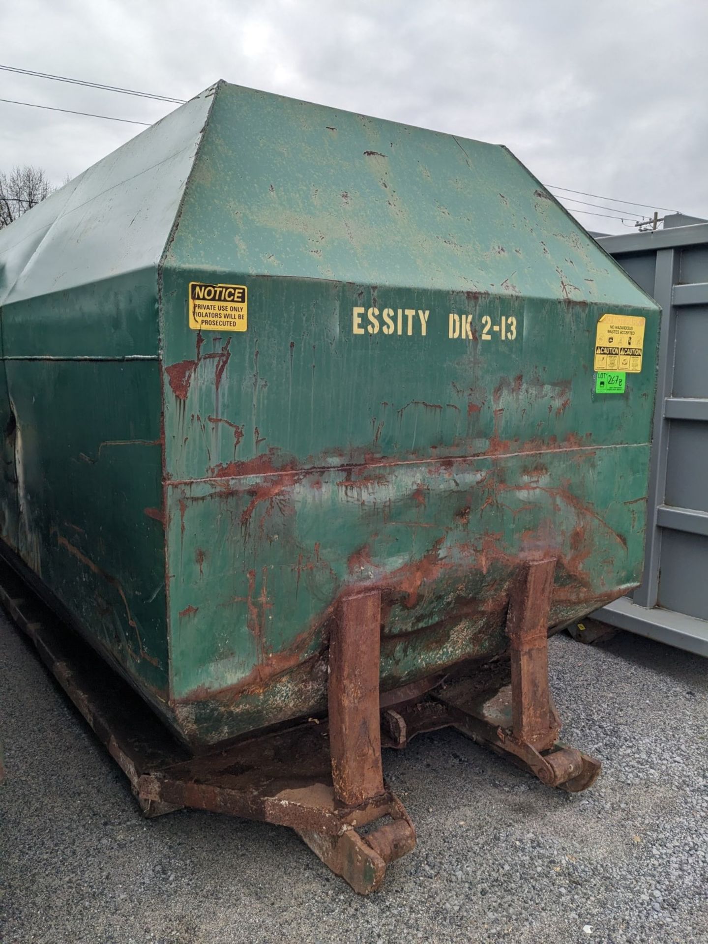 STATIONARY COMPACTOR ROLL-OFF BIN WITH APPROX. 40 CU/YRD CAPACITY (CI) [RIGGING FEE FOR LOT # - Image 2 of 4