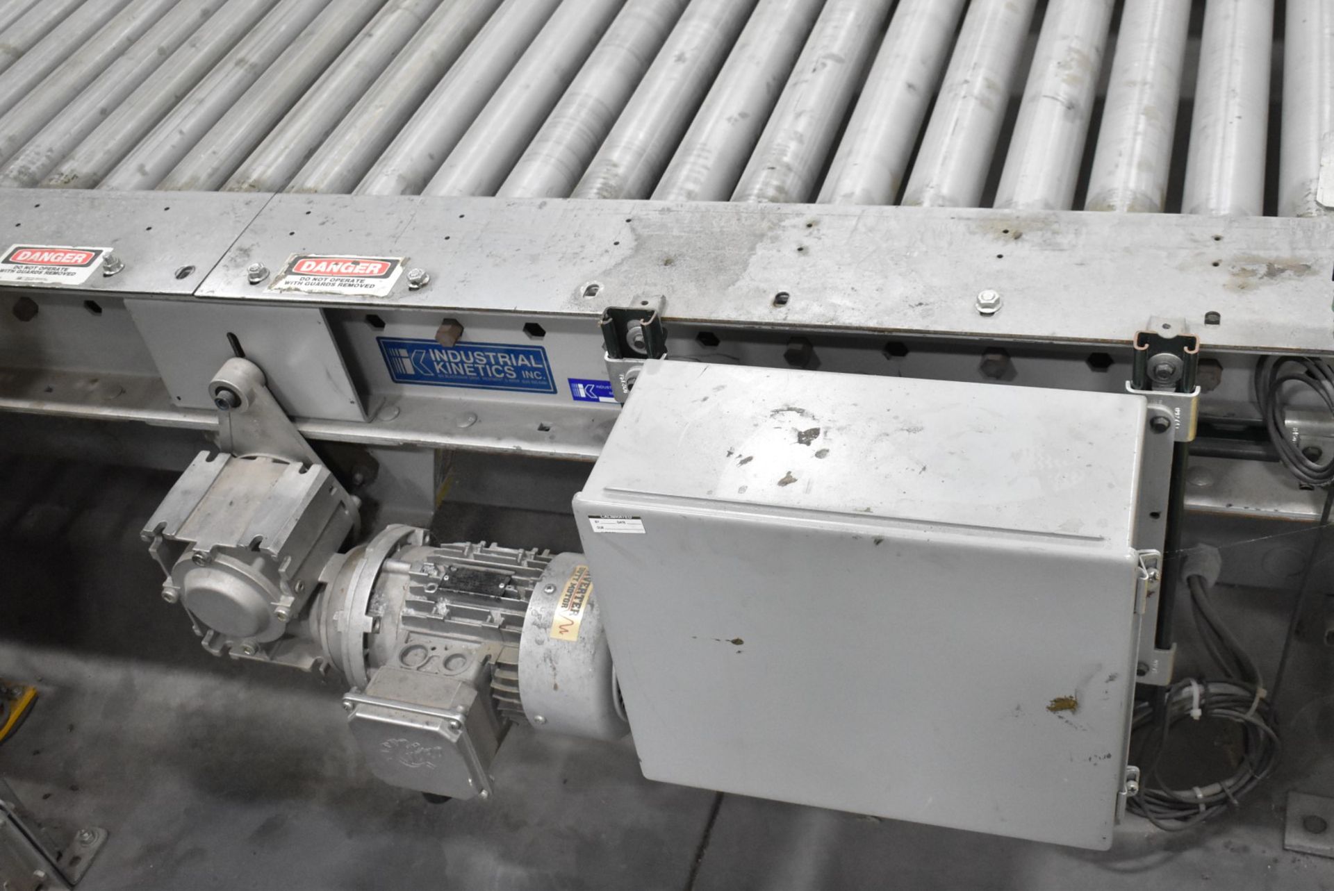 INDUSTRIAL KINETICS 51" X 160" MOTORIZED ROLLER CONVEYOR, S/N N/A (CI) [RIGGING FEE FOR LOT # - Image 2 of 3