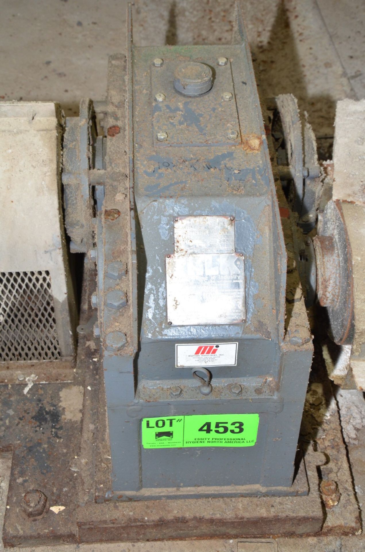 FALK 345A-AB GEARBOX WITH 5.615:1 RATIO (CI) [RIGGING FEE FOR LOT #453 - $650 USD PLUS APPLICABLE - Image 2 of 3