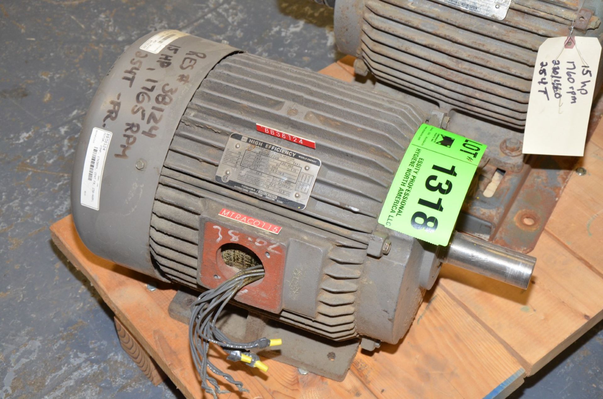 TOSHIBA 15 HP 1765 RPM 460V ELECTRIC MOTOR [RIGGING FEE FOR LOT #1318 - $25 USD PLUS APPLICABLE