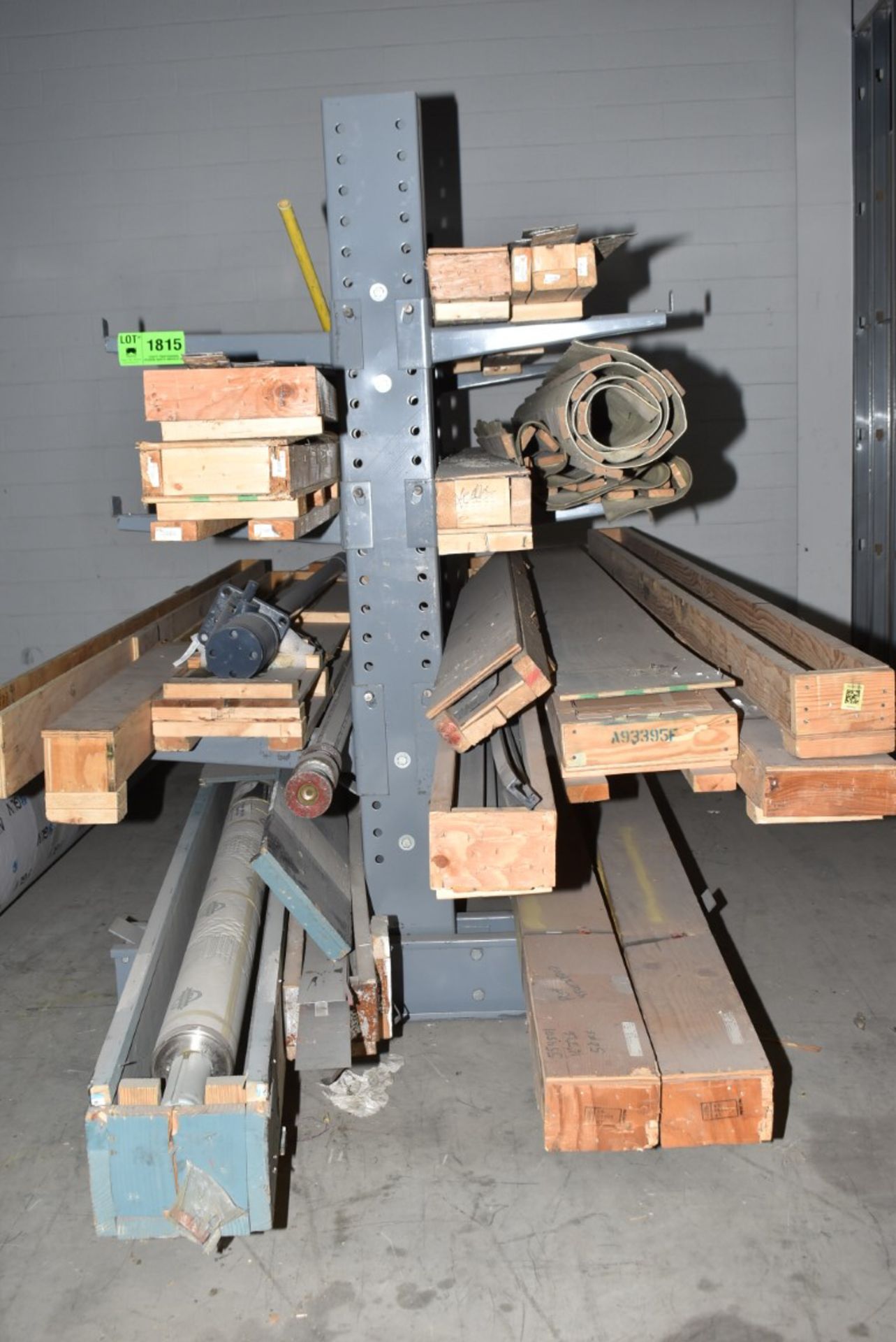 LOT/ CANTELLIVER RACK WITH CONTENTS - INCLUDING SPARE ROLLS & PAPER MACHINE PARTS (CI) [RIGGING - Image 5 of 9