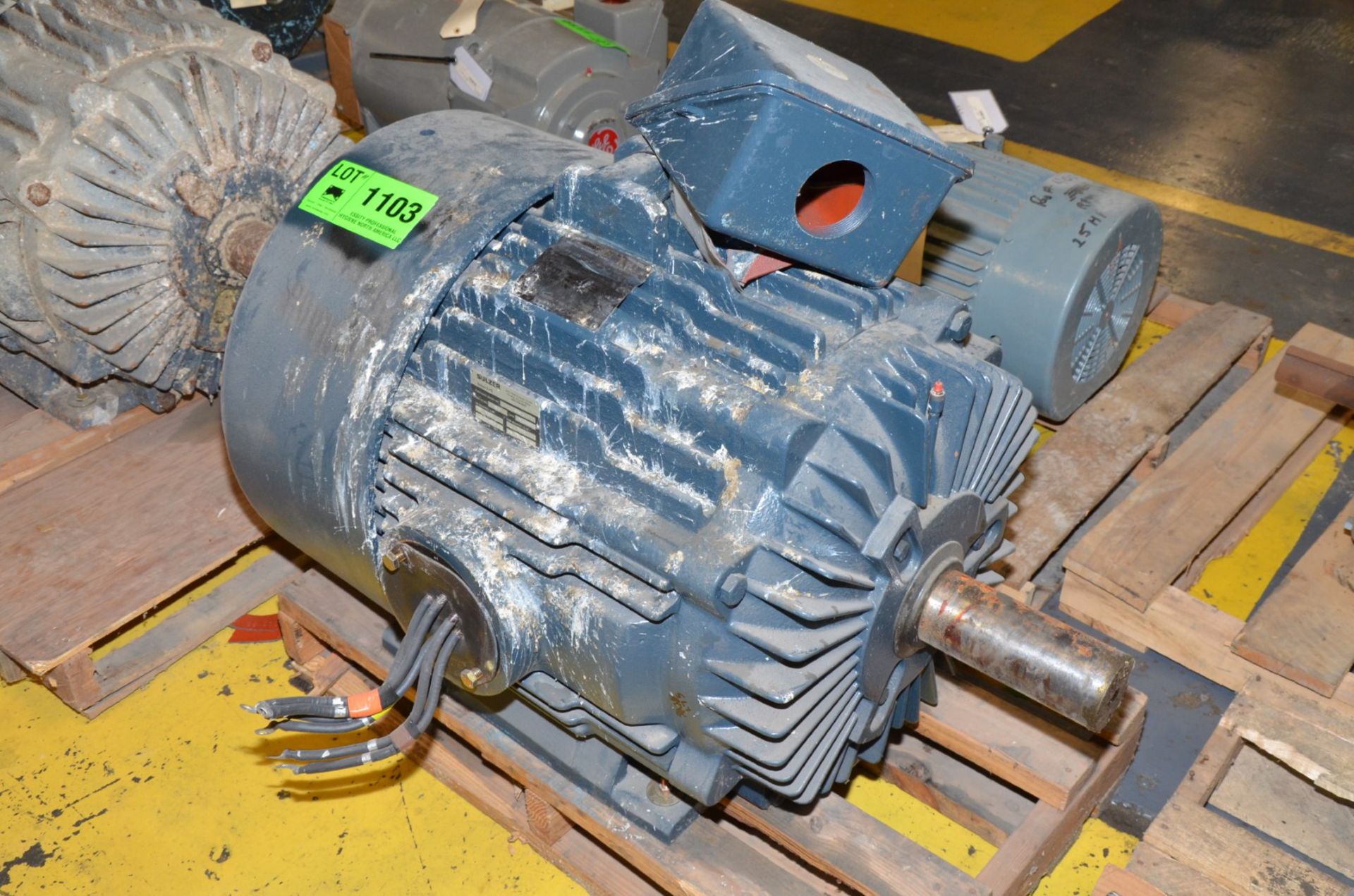 MARATHON 150 HP 460V 1190 RPM ELECTRIC MOTOR [RIGGING FEE FOR LOT #1103 - $25 USD PLUS APPLICABLE - Image 2 of 3