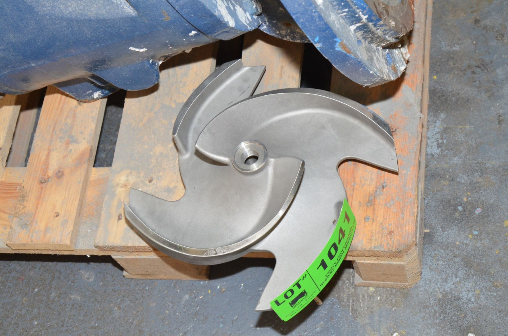 GOULDS 16" DIA STAINLESS STEEL 4-VANE PUMP IMPELLER [RIGGING FEE FOR LOT #1041 - $25 USD PLUS - Image 2 of 2