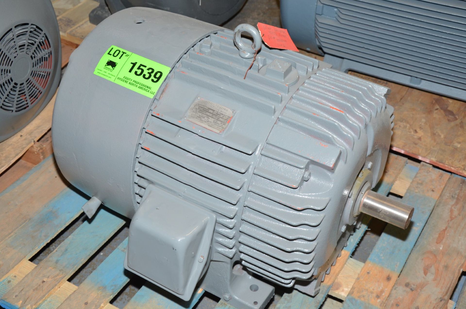 GE 60 HP 1185 RPM 460V ELECTRIC MOTOR [RIGGING FEE FOR LOT #1539 - $50 USD PLUS APPLICABLE TAXES]
