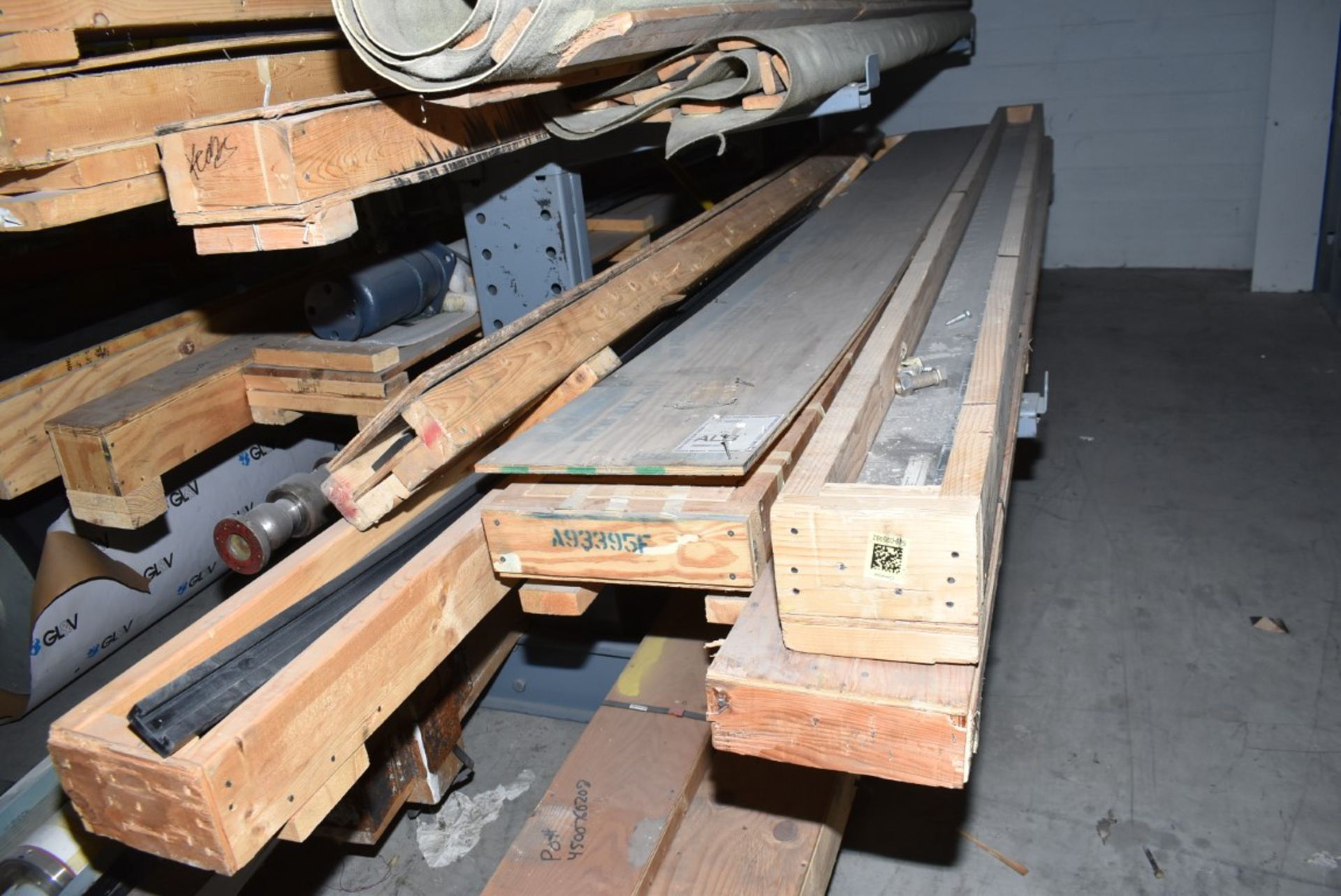 LOT/ CANTELLIVER RACK WITH CONTENTS - INCLUDING SPARE ROLLS & PAPER MACHINE PARTS (CI) [RIGGING - Image 8 of 9