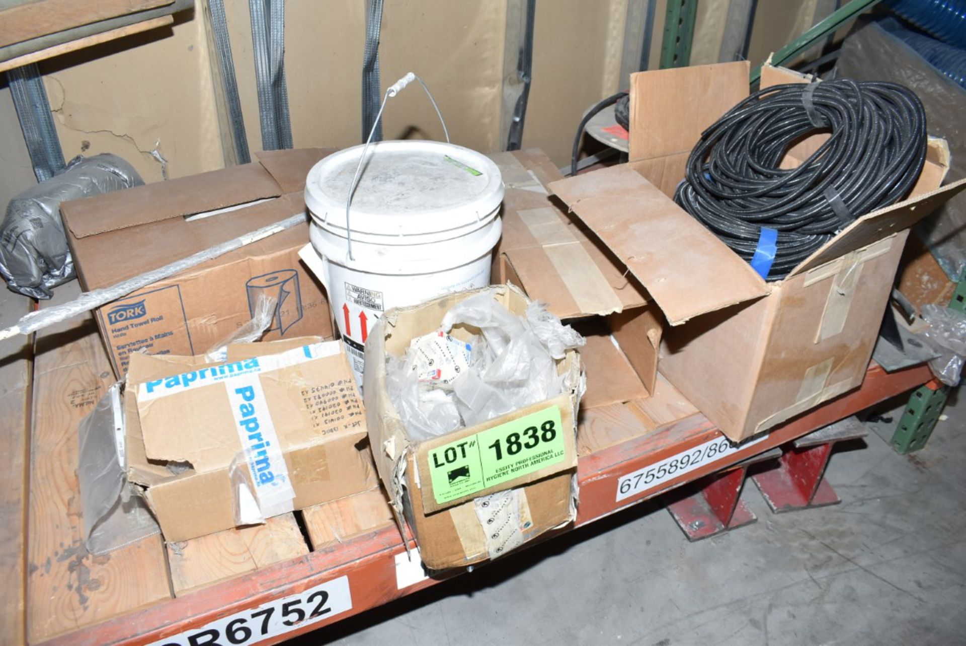 LOT/ CONTENTS OF SHELF - INCLUDING HEATER, SHOP SUPPLIES, ELECTRICAL SUPPLIES [RIGGING FEE FOR - Image 2 of 3