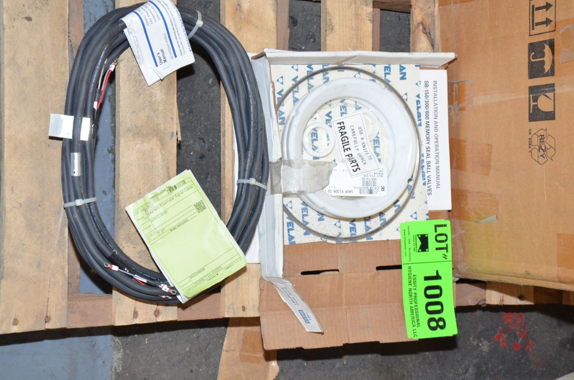 LOT/ FRAGILE PARTS [RIGGING FEE FOR LOT #1008 - $25 USD PLUS APPLICABLE TAXES]