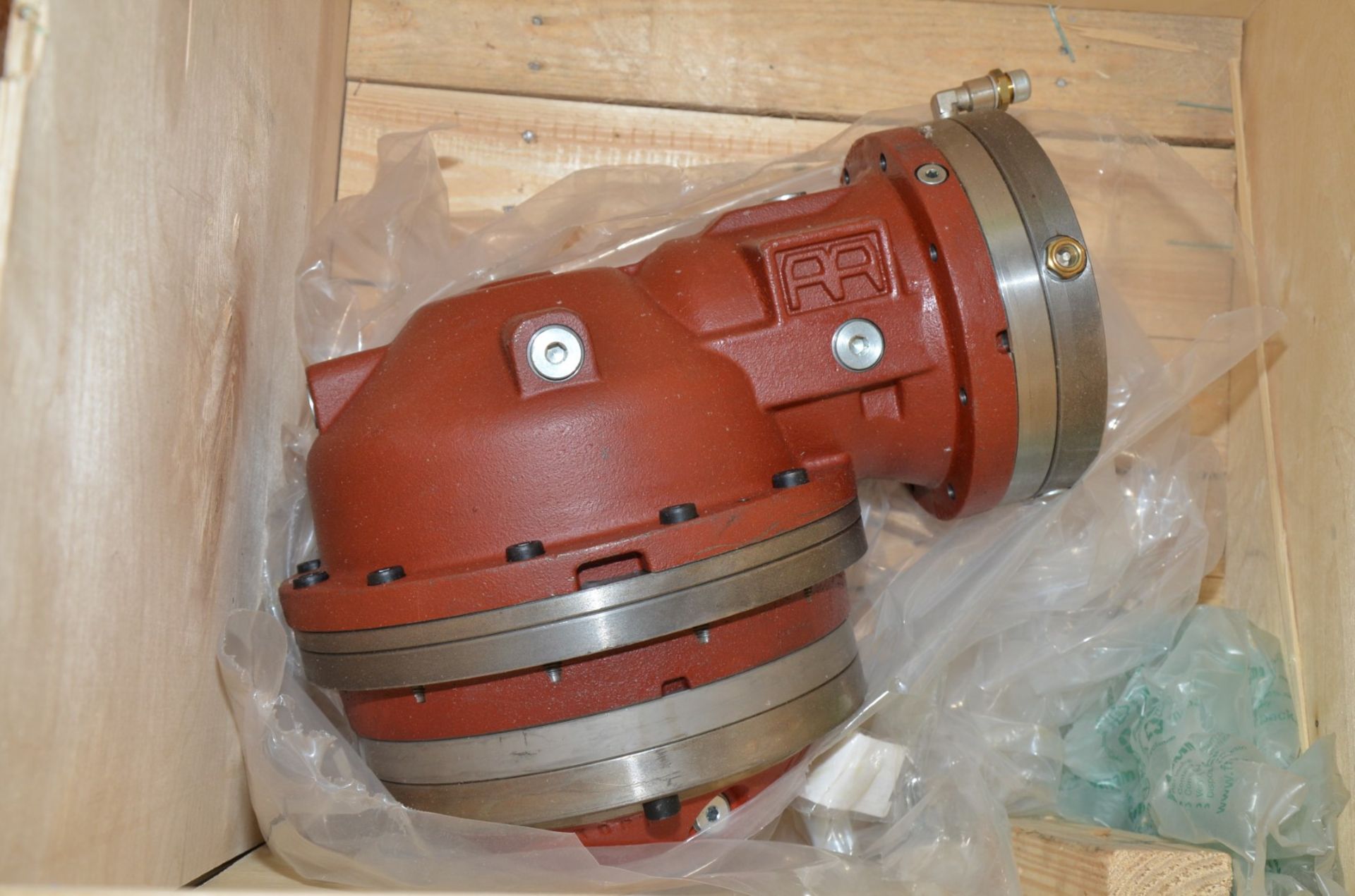 RBGGIANA PLANETARY GEARBOX [RIGGING FEE FOR LOT #1624 - $25 USD PLUS APPLICABLE TAXES] - Image 2 of 4