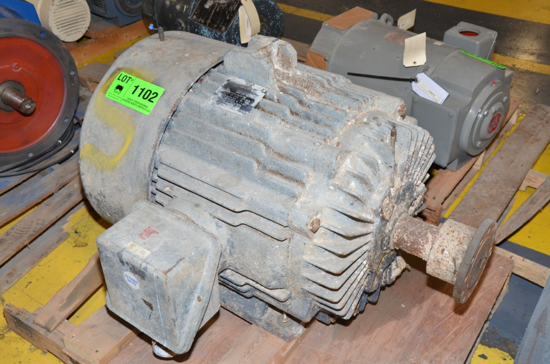 MARATHON 100 HP 460V 1780 RPM ELECTRIC MOTOR [RIGGING FEE FOR LOT #1102 - $25 USD PLUS APPLICABLE - Image 2 of 3