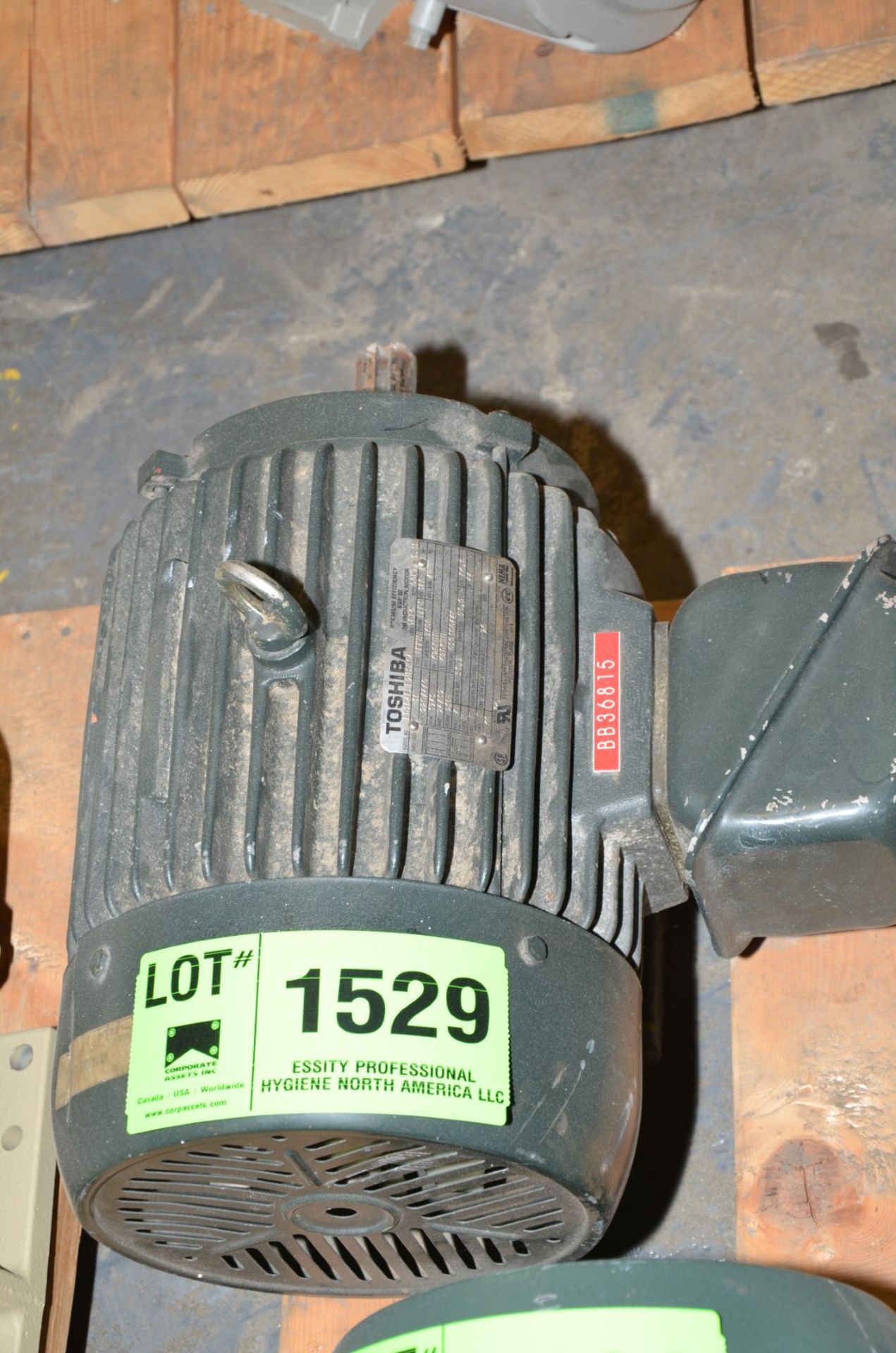TOSHIBA 10 HP 1745 RPM 460V ELECTRIC MOTOR [RIGGING FEE FOR LOT #1529 - $25 USD PLUS APPLICABLE