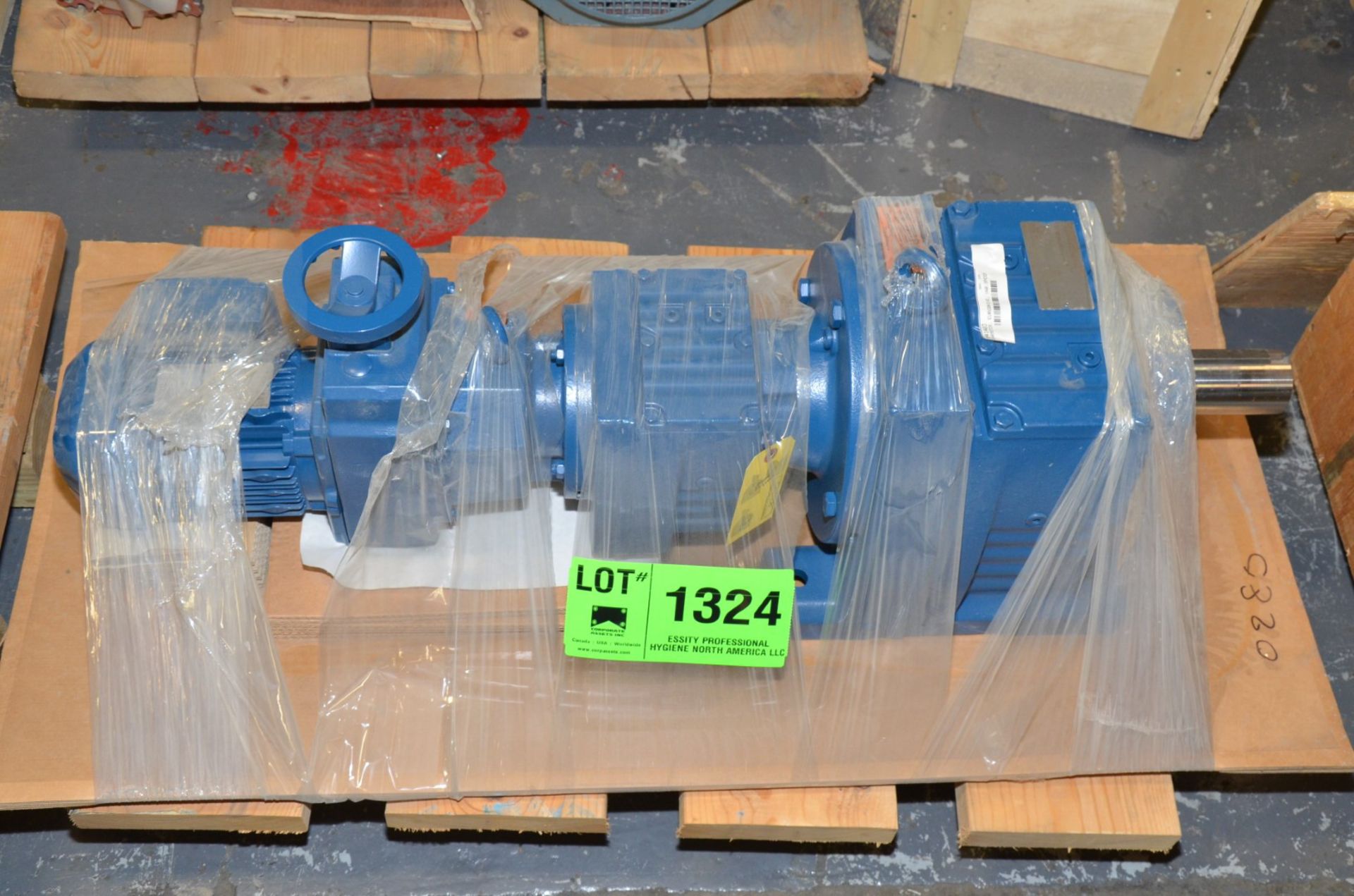 SEW BB41403 ELECTRIC GEARMOTOR [RIGGING FEE FOR LOT #1324 - $25 USD PLUS APPLICABLE TAXES]