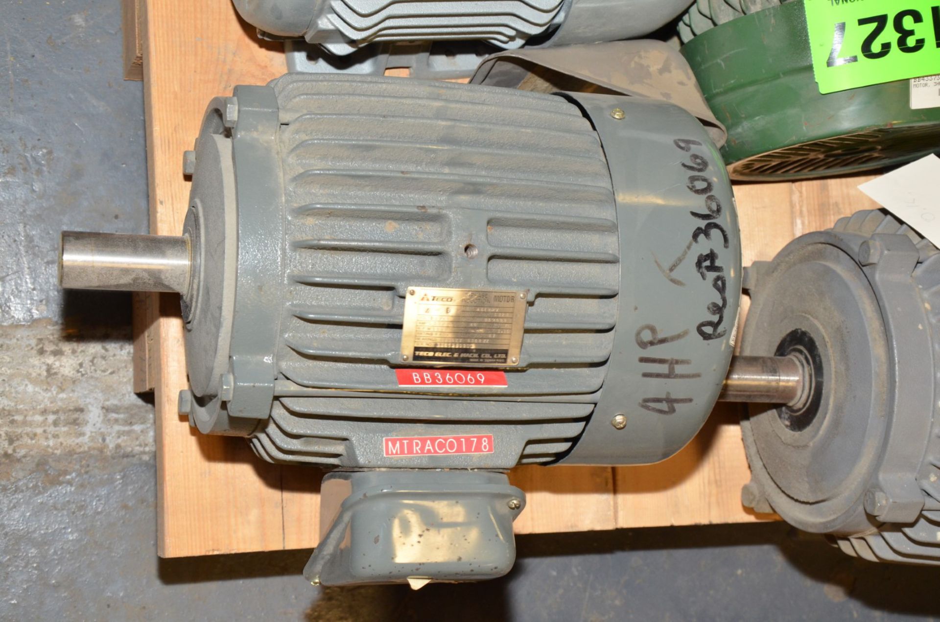 LOT/ (5) ELECTRIC MOTORS UNDER 10 HP [RIGGING FEE FOR LOT #1327 - $25 USD PLUS APPLICABLE TAXES] - Image 5 of 7
