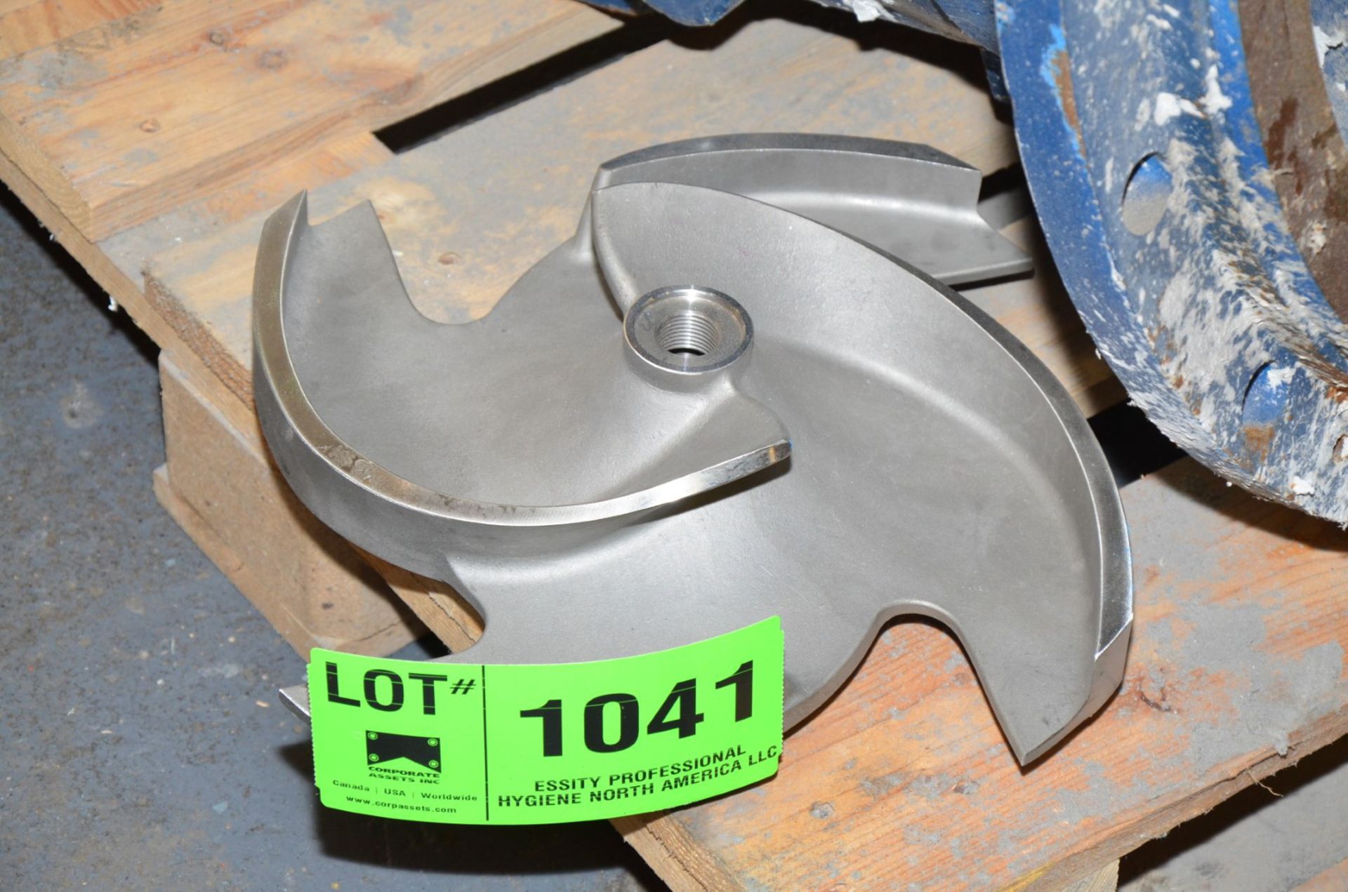 GOULDS 16" DIA STAINLESS STEEL 4-VANE PUMP IMPELLER [RIGGING FEE FOR LOT #1041 - $25 USD PLUS