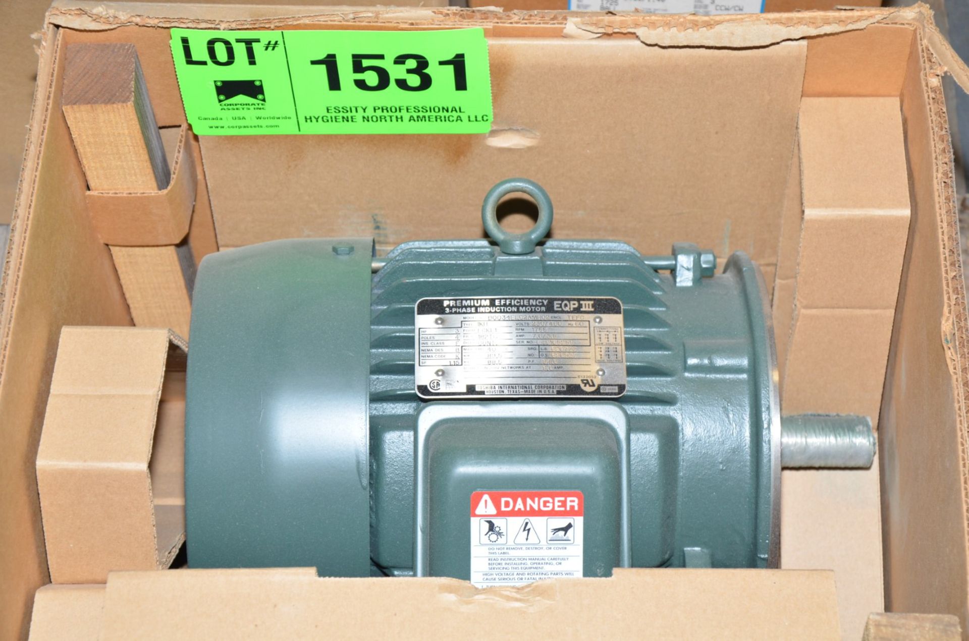 TOSHIBA 3 HP 1755 RPM 460V ELECTRIC MOTOR [RIGGING FEE FOR LOT #1531 - $25 USD PLUS APPLICABLE