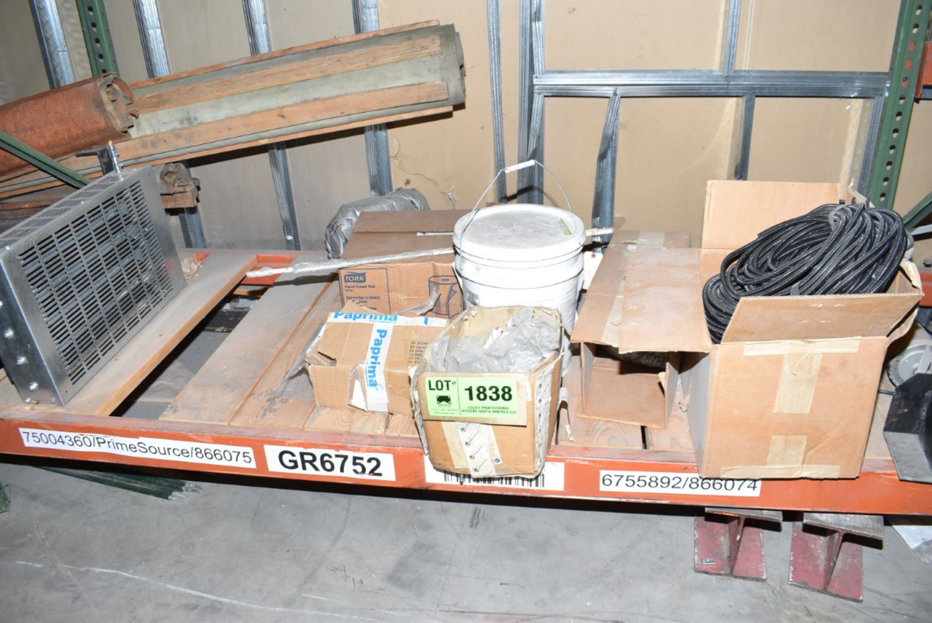 LOT/ CONTENTS OF SHELF - INCLUDING HEATER, SHOP SUPPLIES, ELECTRICAL SUPPLIES [RIGGING FEE FOR