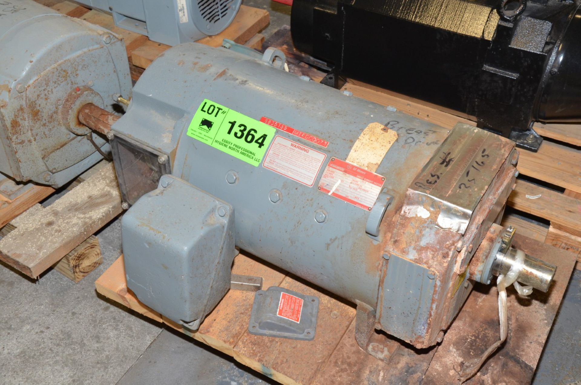 GE 75 HP 2100 RPM 460V ELECTRIC MOTOR [RIGGING FEE FOR LOT #1364 - $25 USD PLUS APPLICABLE TAXES] - Image 2 of 3