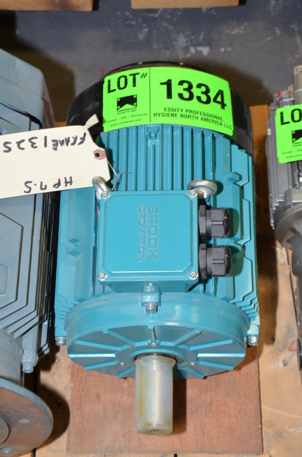 BROOK CROMPTON 7.5 HP 3520 RPM 460V ELECTRIC MOTOR [RIGGING FEE FOR LOT #1334 - $25 USD PLUS