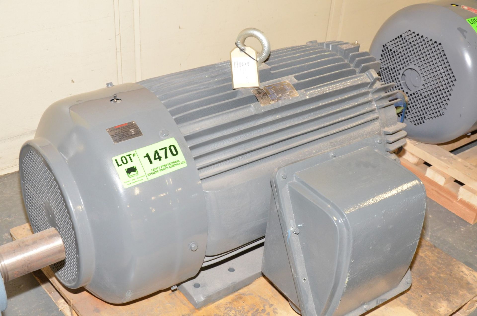 TECO 200 HP 1180 RPM 460V ELECTRIC MOTOR [RIGGING FEE FOR LOT #1470 - $50 USD PLUS APPLICABLE - Image 2 of 3