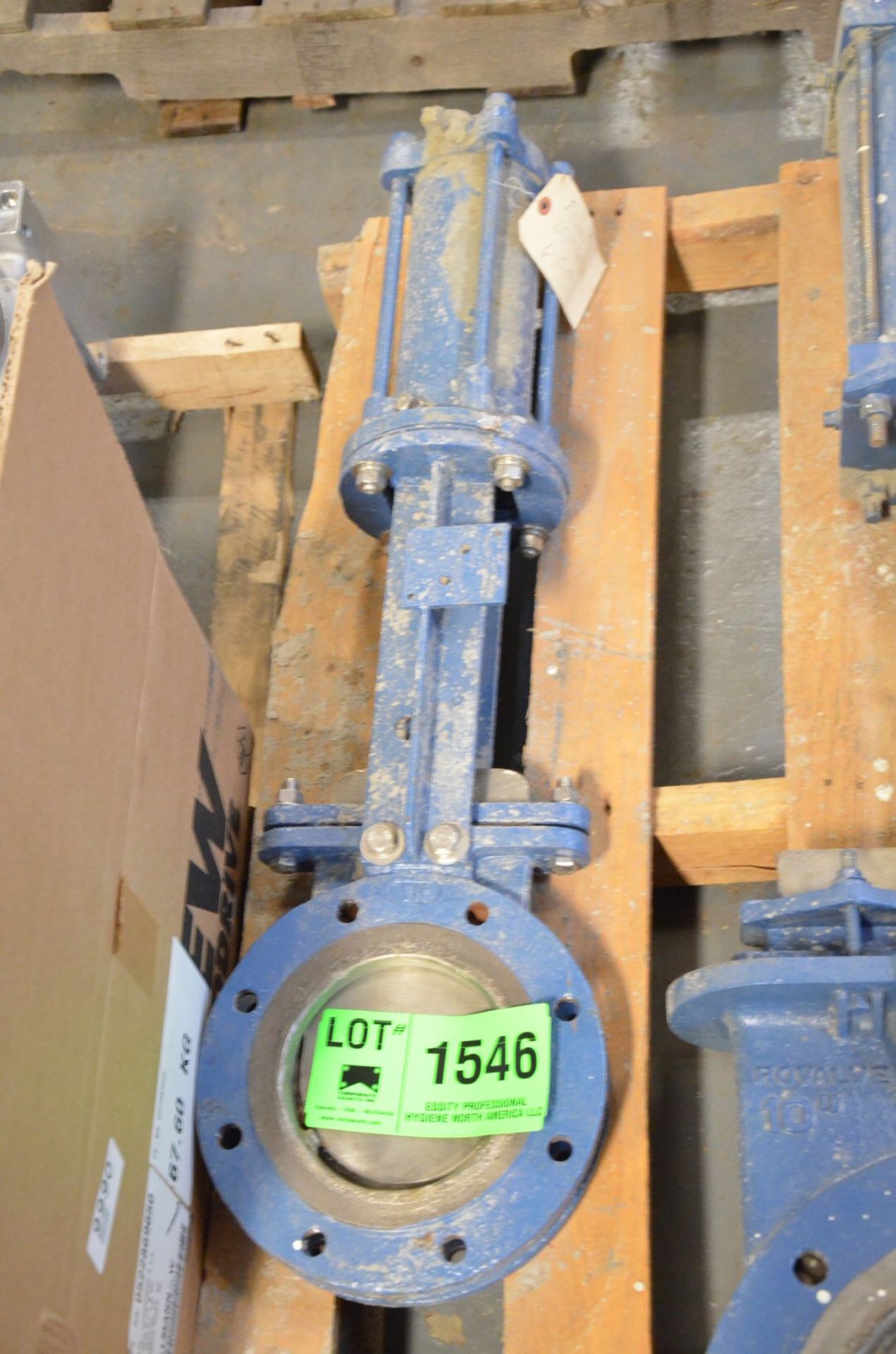 DEZURIK 6" AUTOMATIC VALVE [RIGGING FEE FOR LOT #1546 - $25 USD PLUS APPLICABLE TAXES]