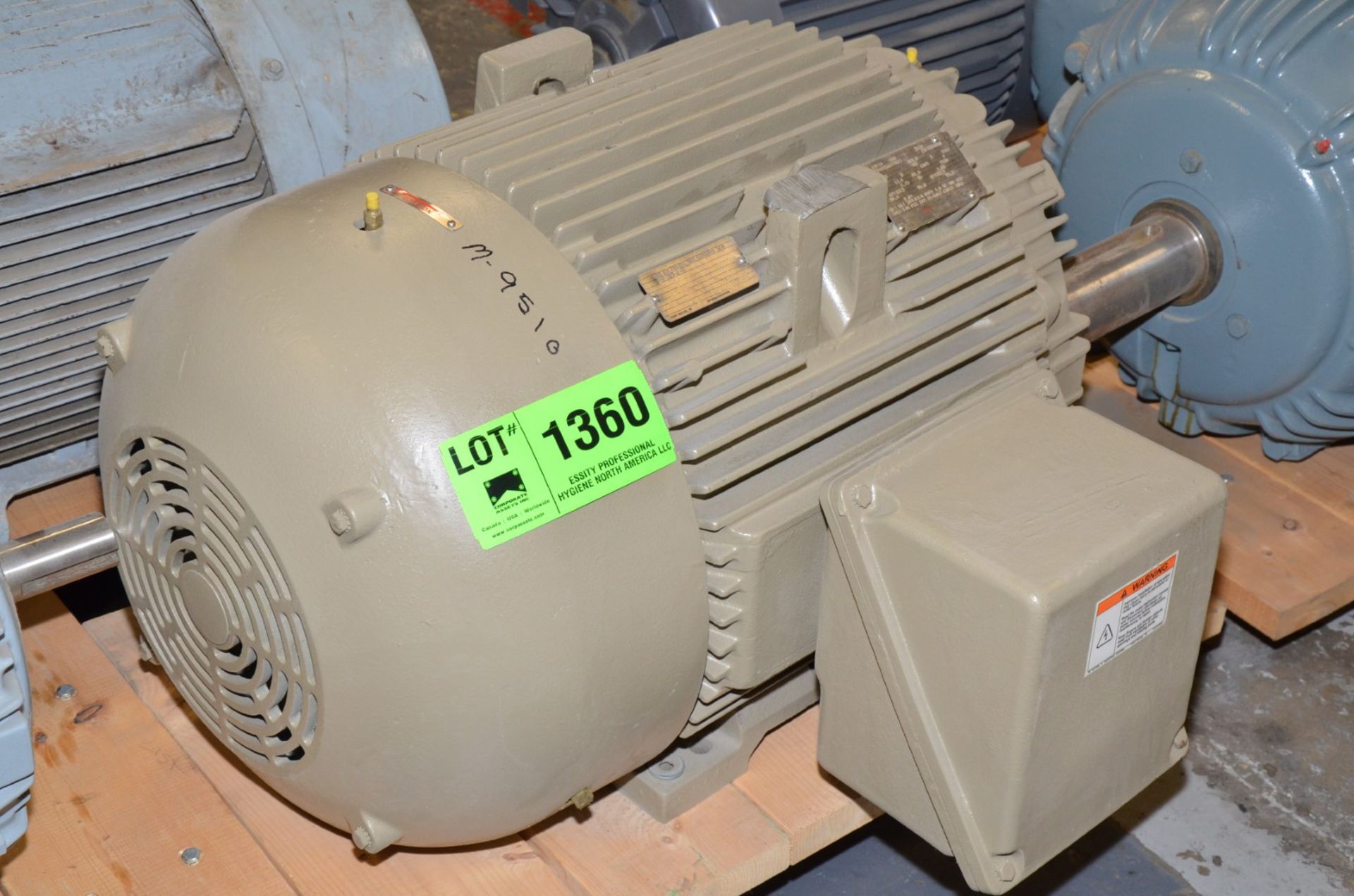 GE 100 HP 3570 RPM 460V ELECTRIC MOTOR [RIGGING FEE FOR LOT #1360 - $25 USD PLUS APPLICABLE TAXES]