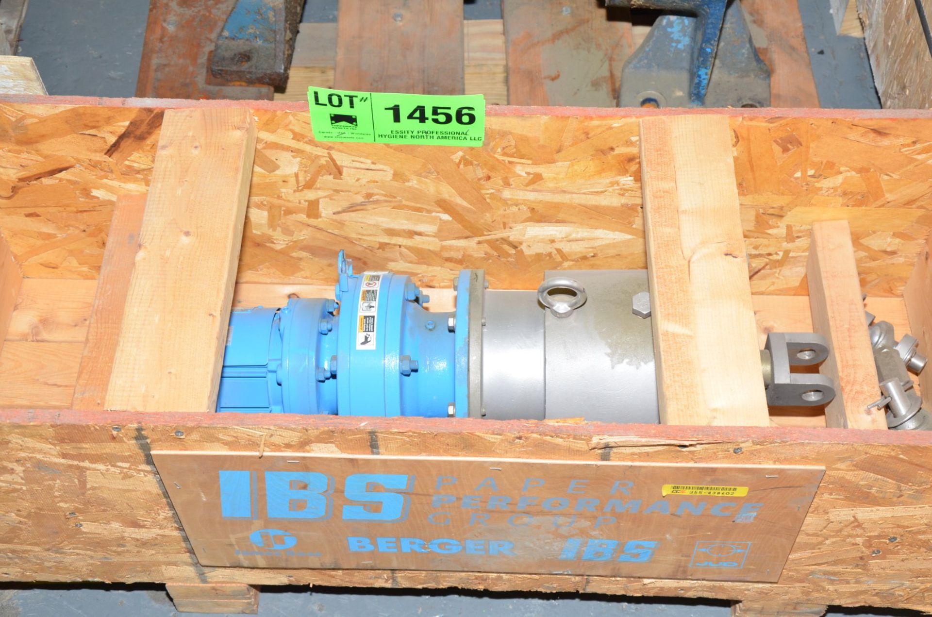 JAMES ROSS ELECTRIC POWER ACTUATOR [RIGGING FEE FOR LOT #1456 - $25 USD PLUS APPLICABLE TAXES]