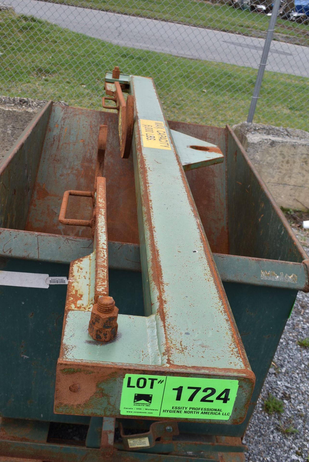 6,000 LBS CAPACITY SPREADER BEAM (CI) [RIGGING FEE FOR LOT #1724 - $25 USD PLUS APPLICABLE TAXES]